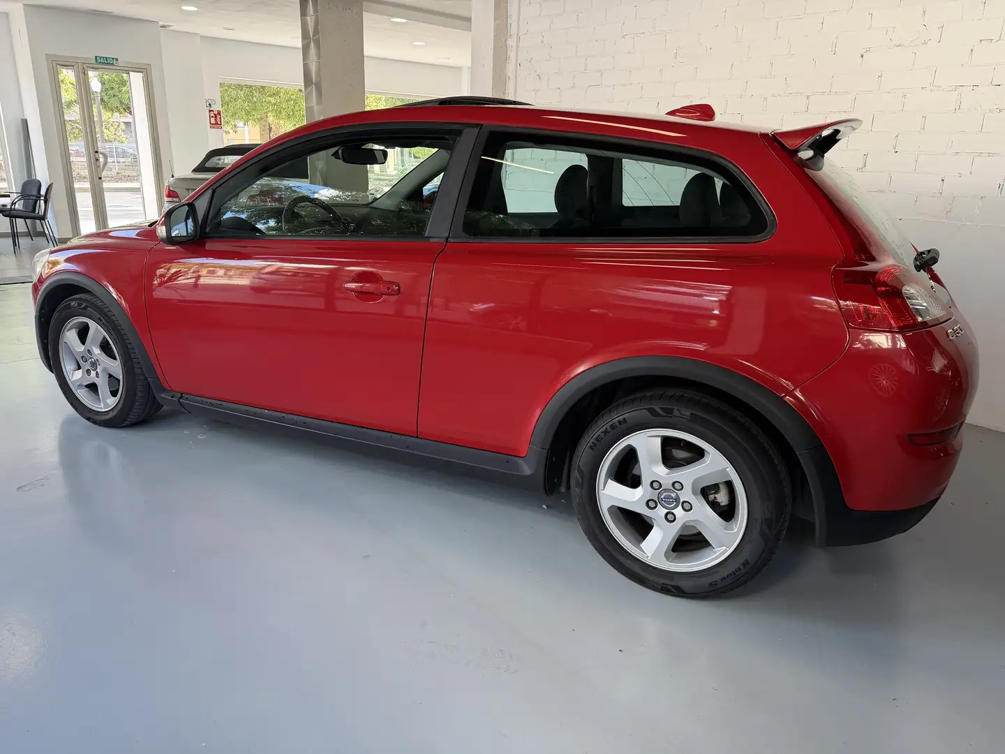 Volvo C30 2.0D Momentum Rojo - 2