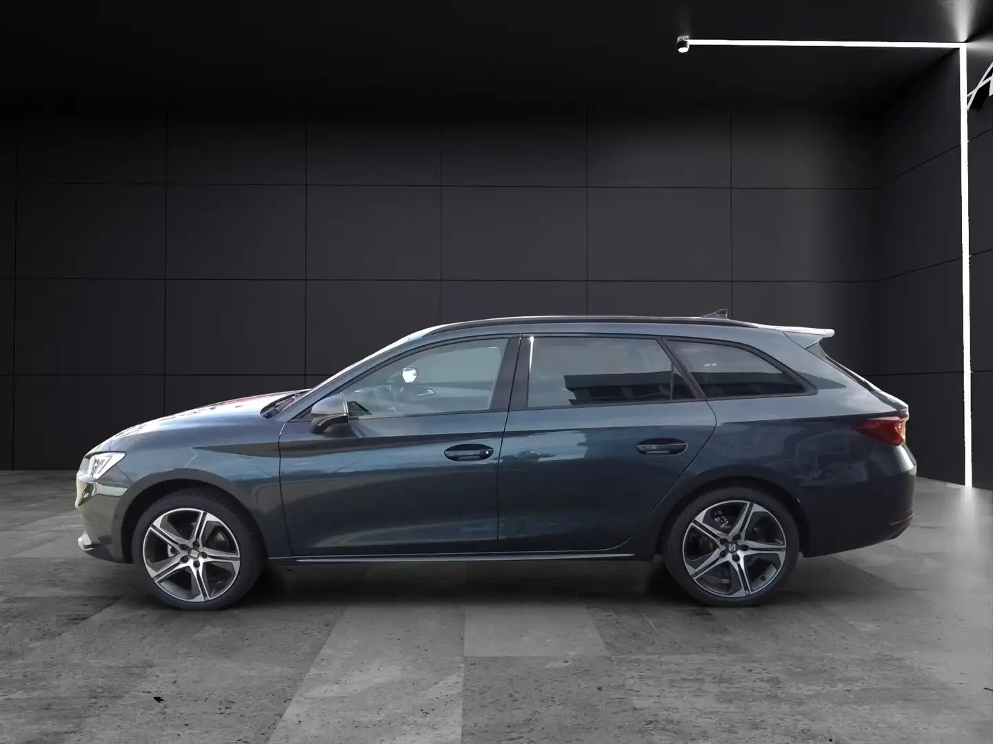 SEAT Leon Sportstourer FR Plus 1.5 ETSI DSG AHZ KAMER Grau - 2