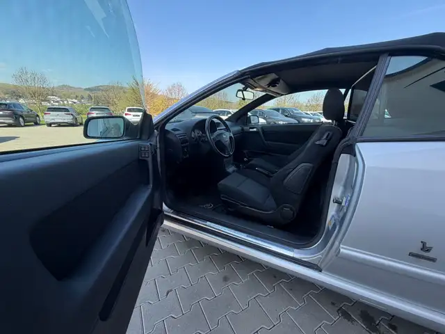 Opel Astra view 7