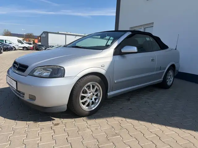 Opel Astra view 5