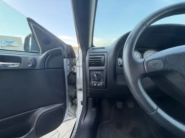 Opel Astra view 12
