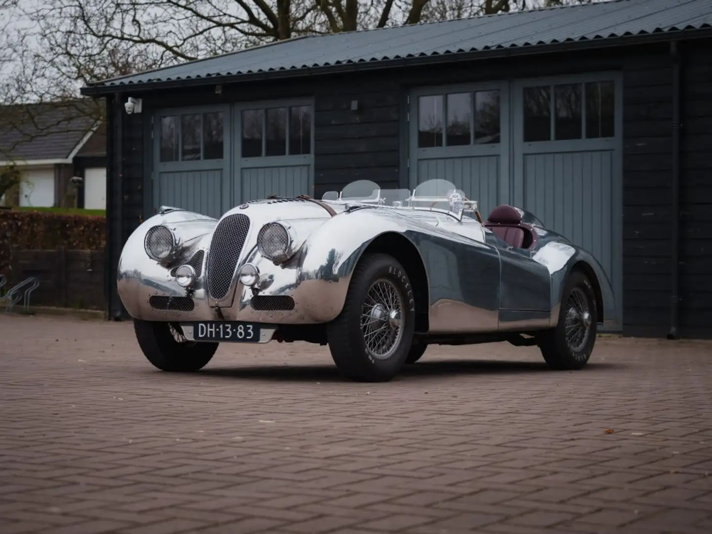Jaguar XK - Zilver - 2