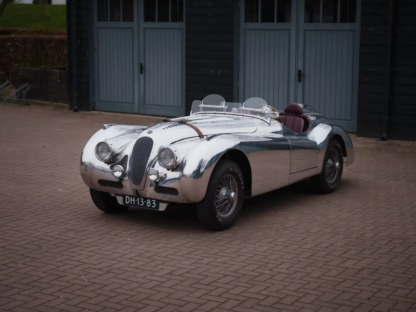 Jaguar XK - Zilver - 1