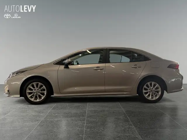 Toyota Corolla view 3