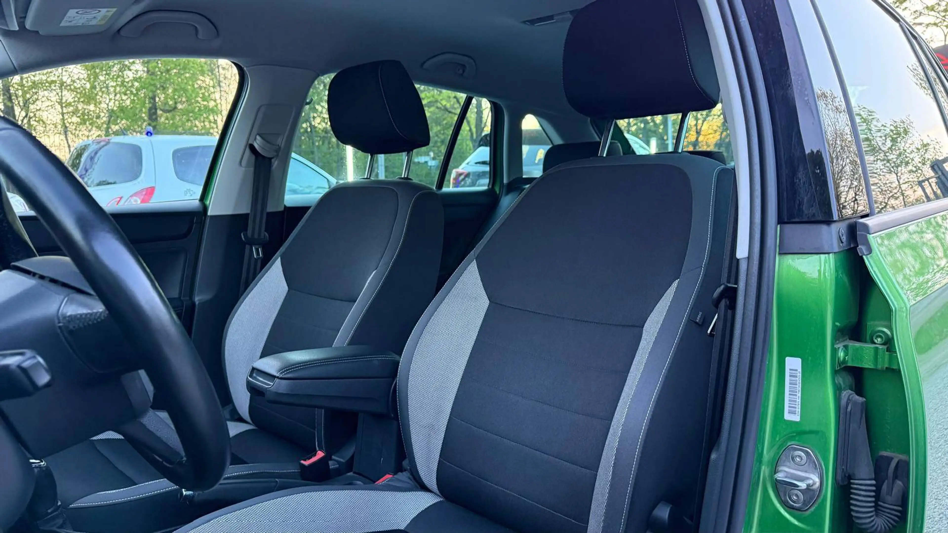 Skoda Rapid/Spaceback Ambition*AHK*Tempomat*PDC — photo 14