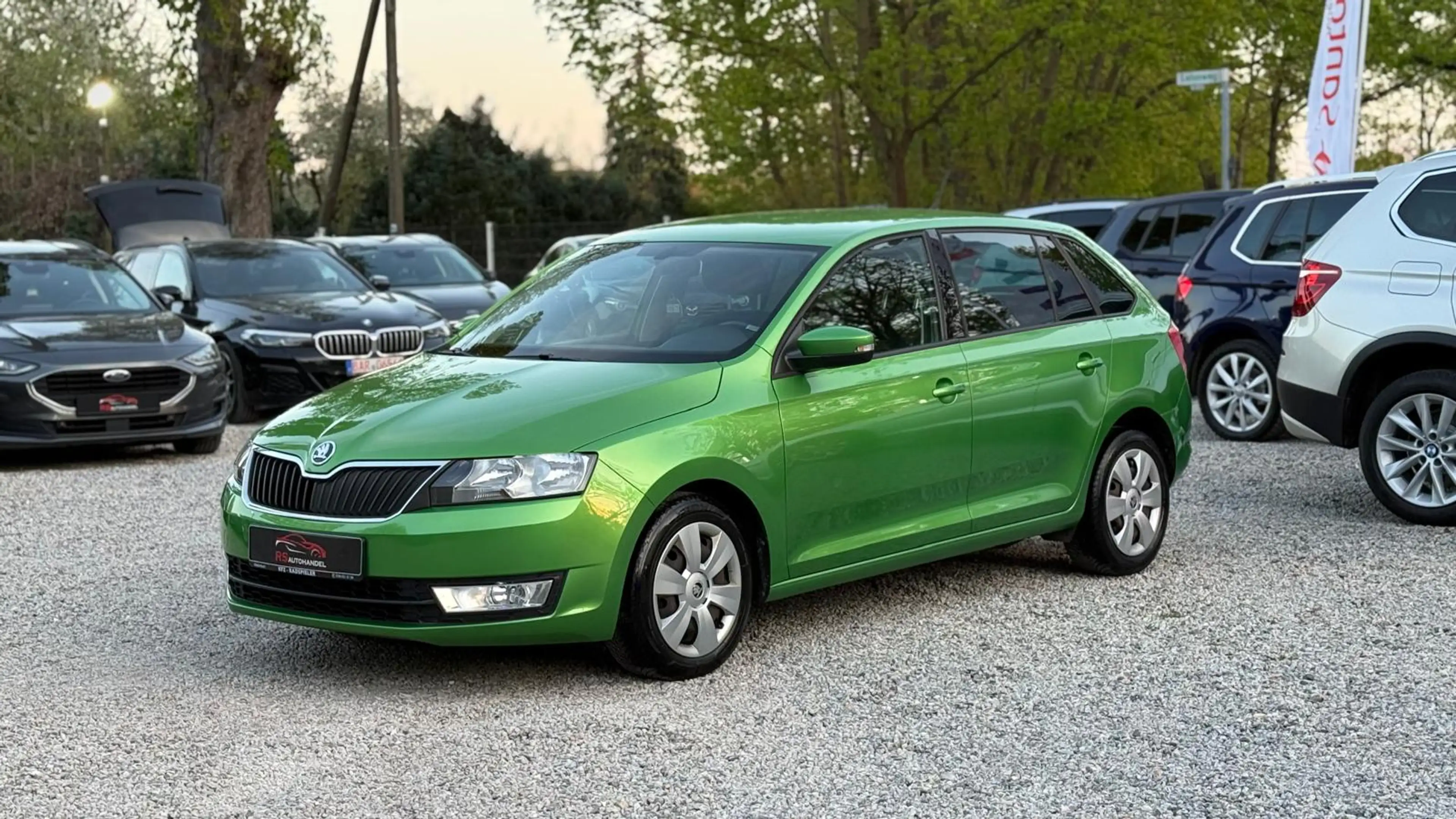 Skoda Rapid/Spaceback Ambition*AHK*Tempomat*PDC