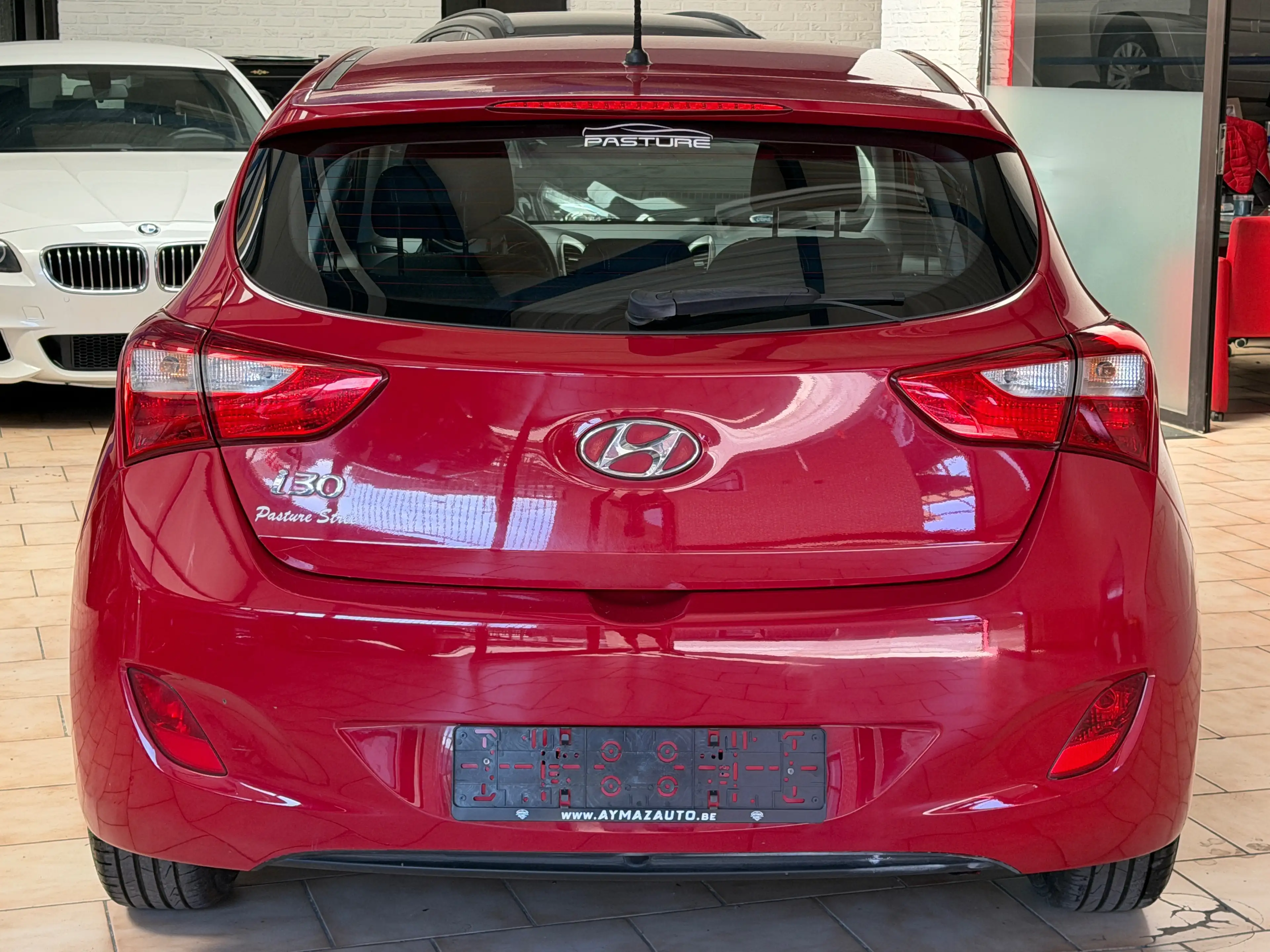 Hyundai i30 1.4i *** FULL CARNET D'ENTRETIEN *** — photo 12