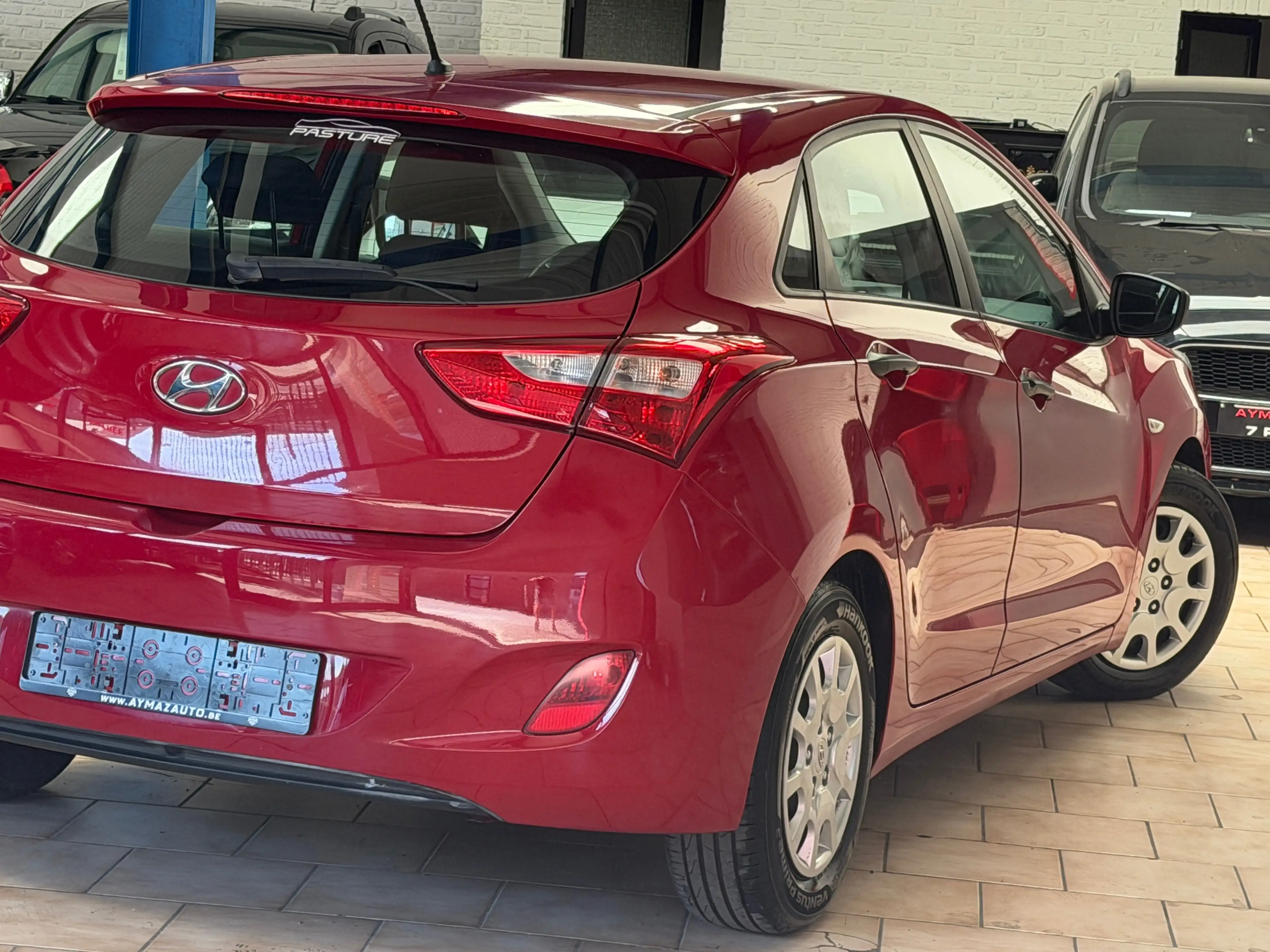 Hyundai i30 1.4i *** FULL CARNET D'ENTRETIEN *** — photo 11