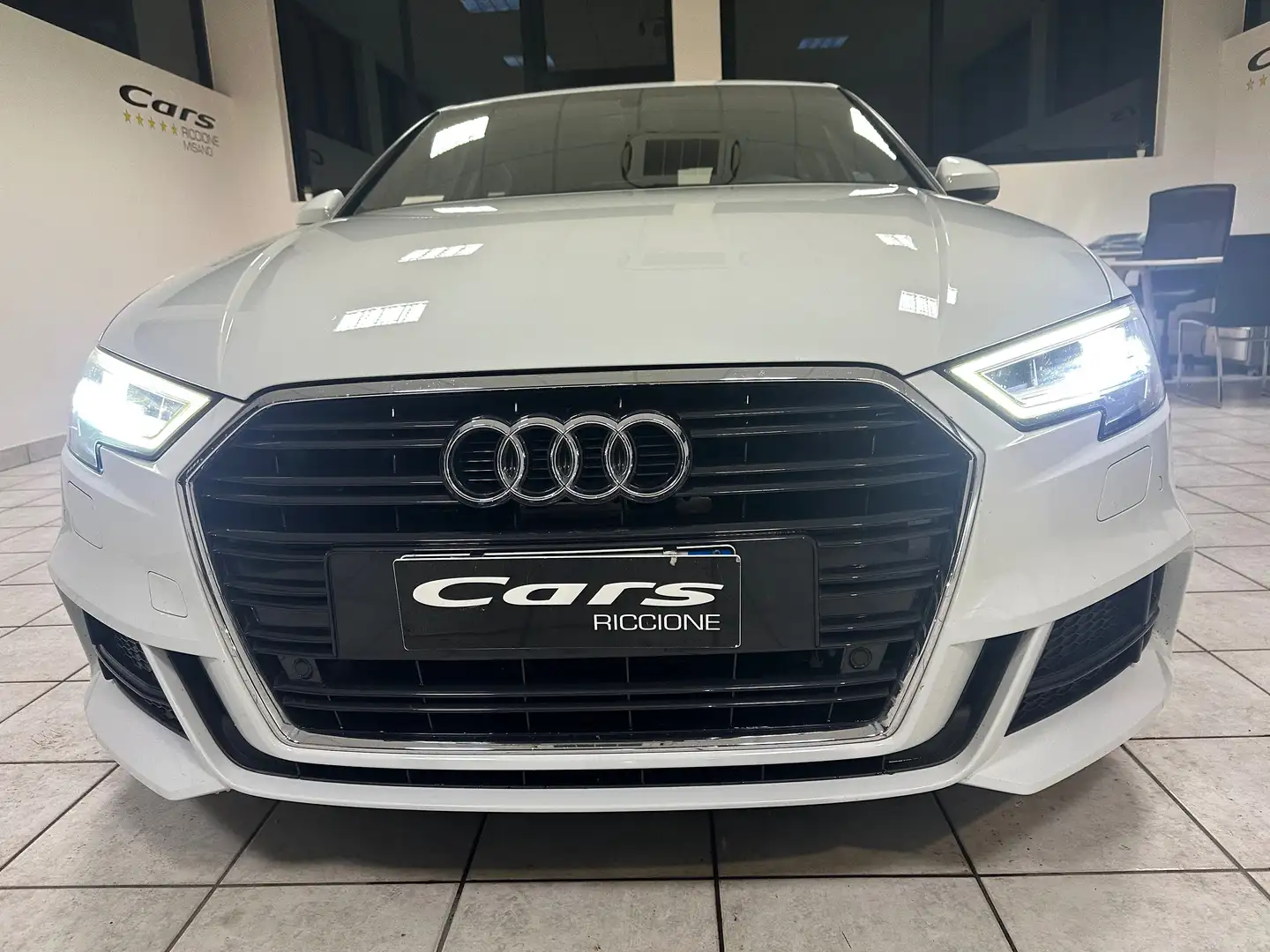 Audi A3 SEDAN SLINE 2.0 Tdi Stronic Weiß - 2