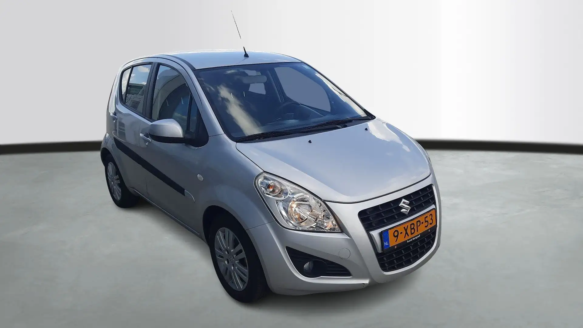 Suzuki Splash 1.2i 94pk Automaat Exclusive / Airco / Parkeersens Grijs - 2