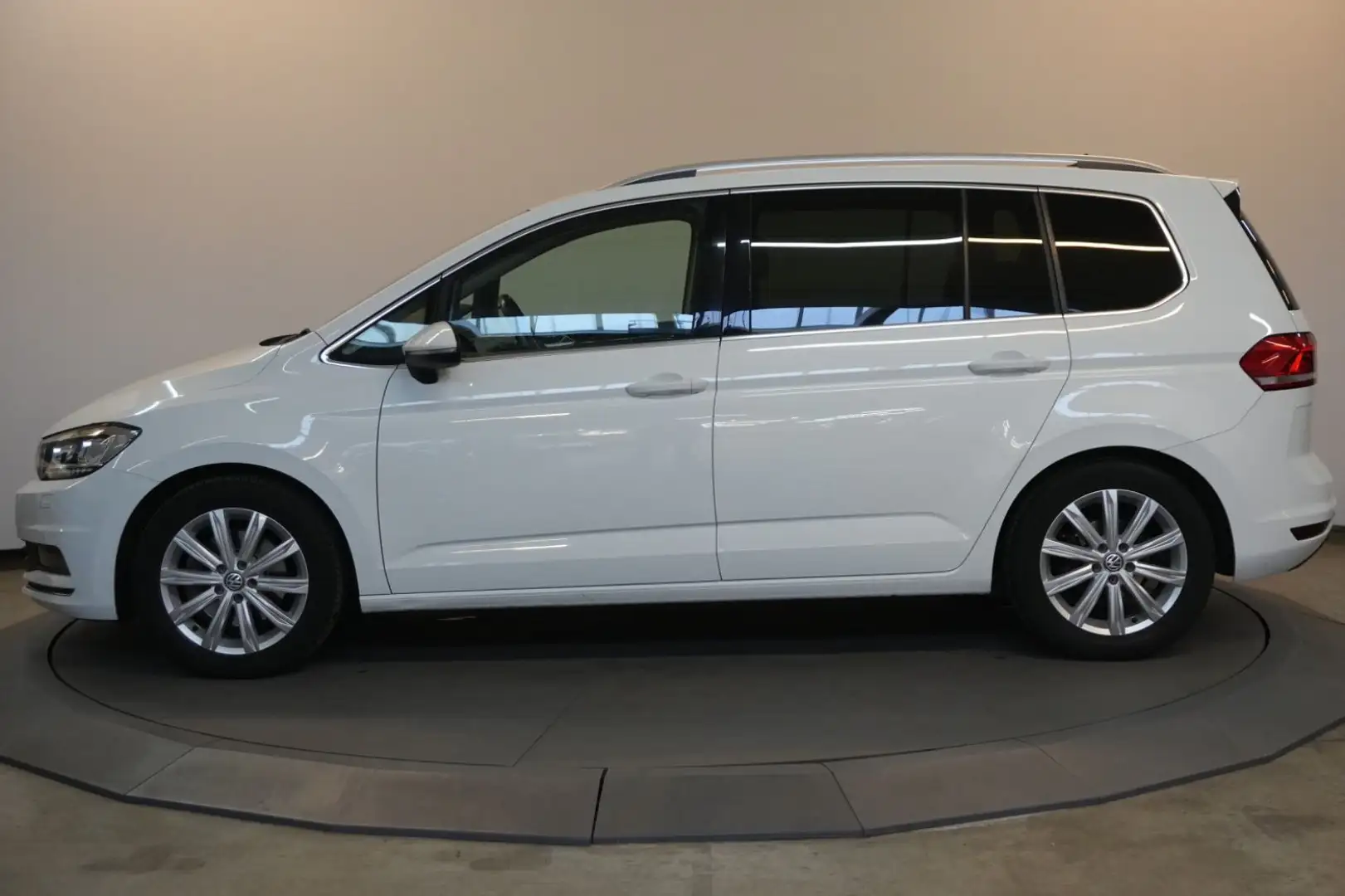 Volkswagen Touran 1.5 Highline BMT LED AHK PDC StzHzg Weiß - 2