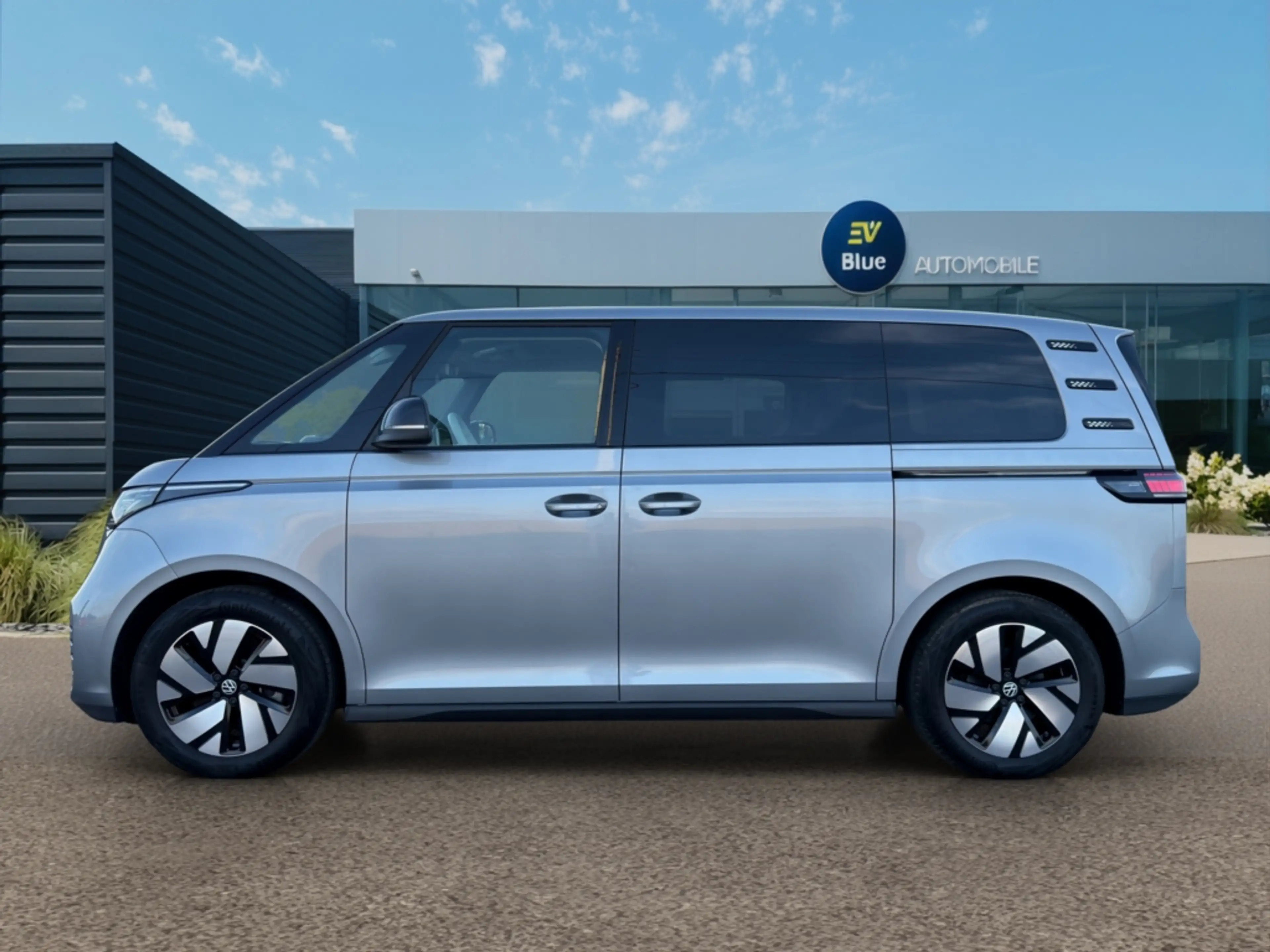 Volkswagen ID. Buzz Pro 77 kWh - 150 kW (204 ch) — photo 3