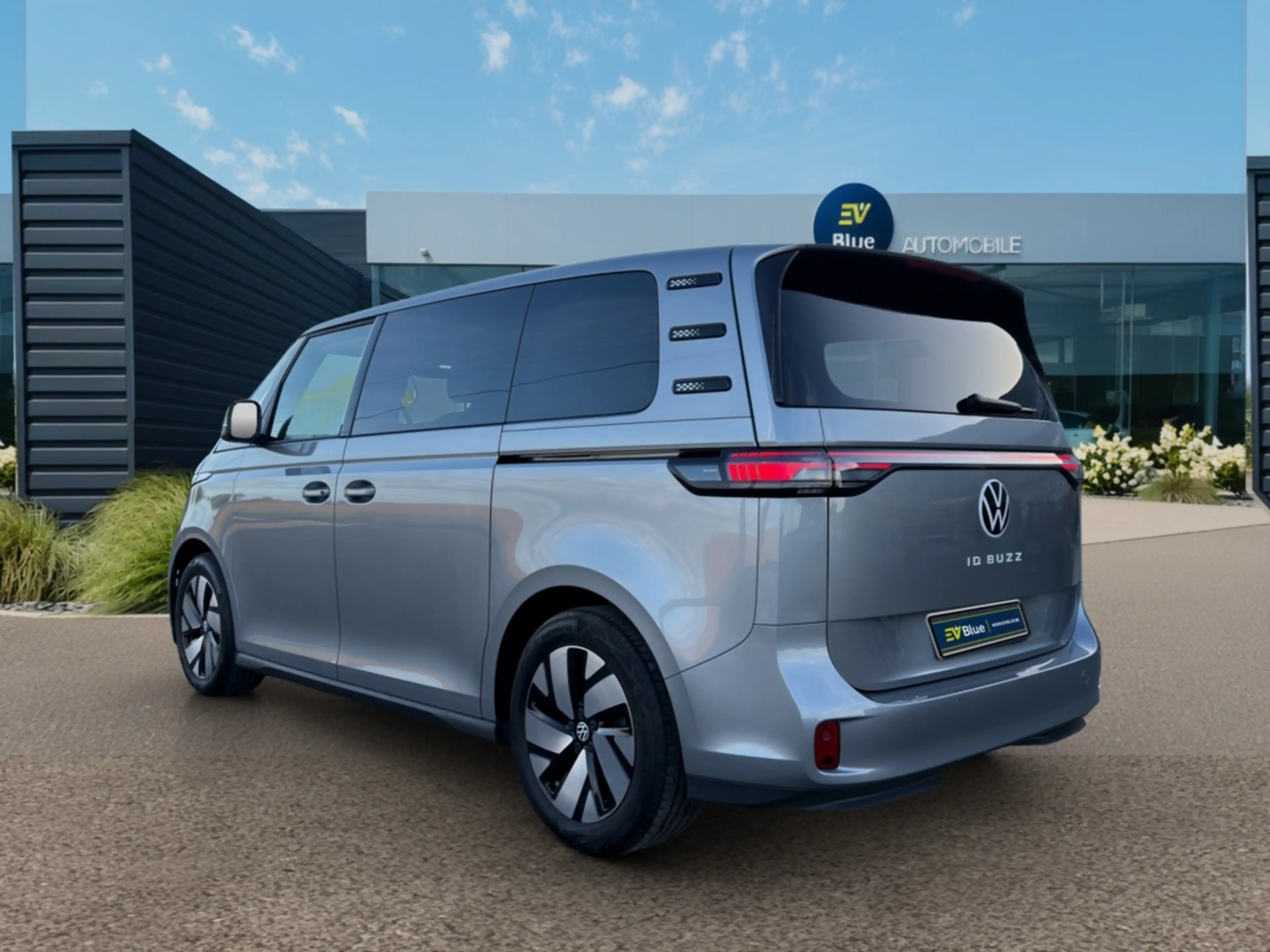 Volkswagen ID. Buzz Pro 77 kWh - 150 kW (204 ch) — photo 4