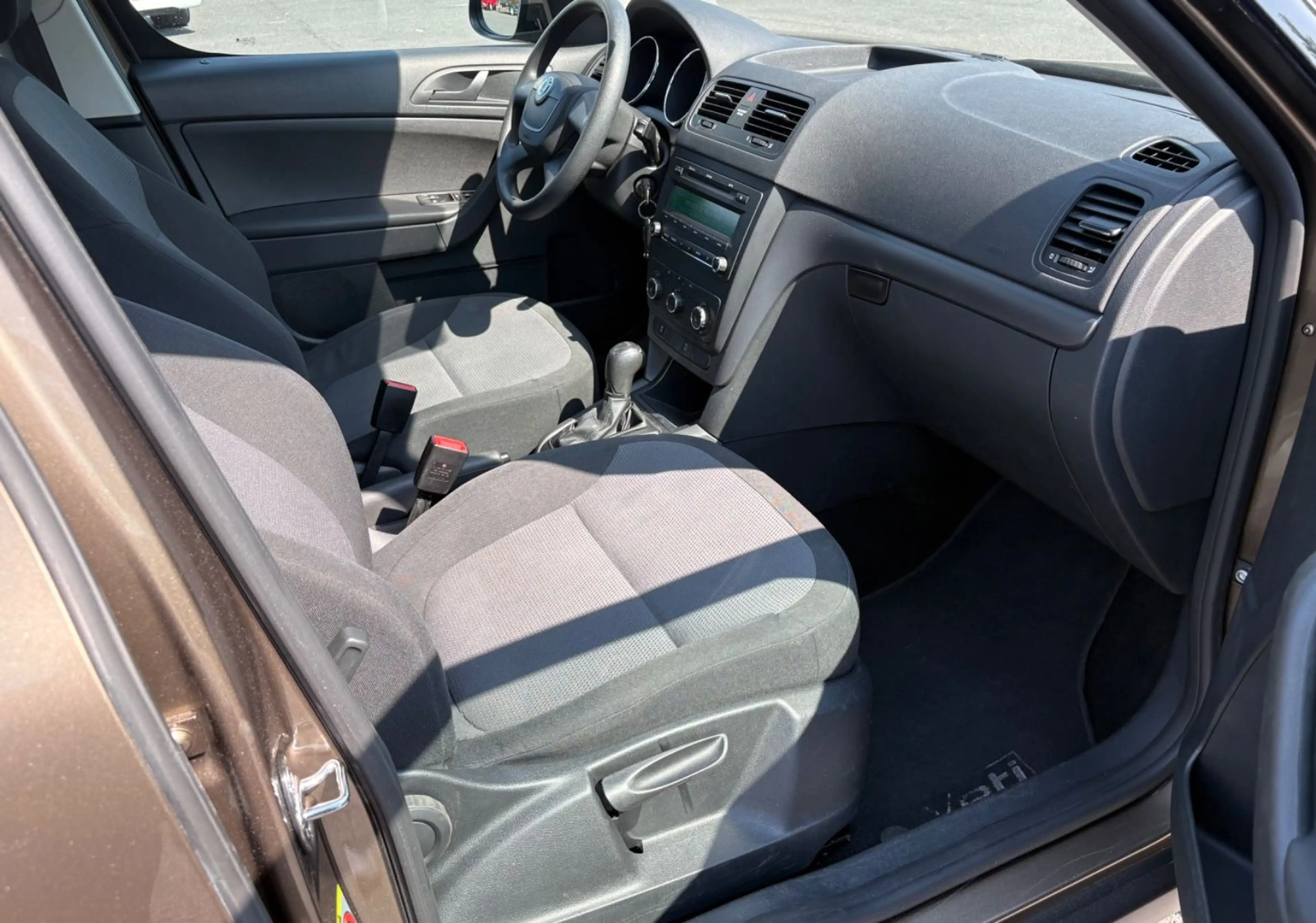 Skoda Yeti Active Plus Edition BMT/AUTOMATIK/SCHECKHEF — photo 15