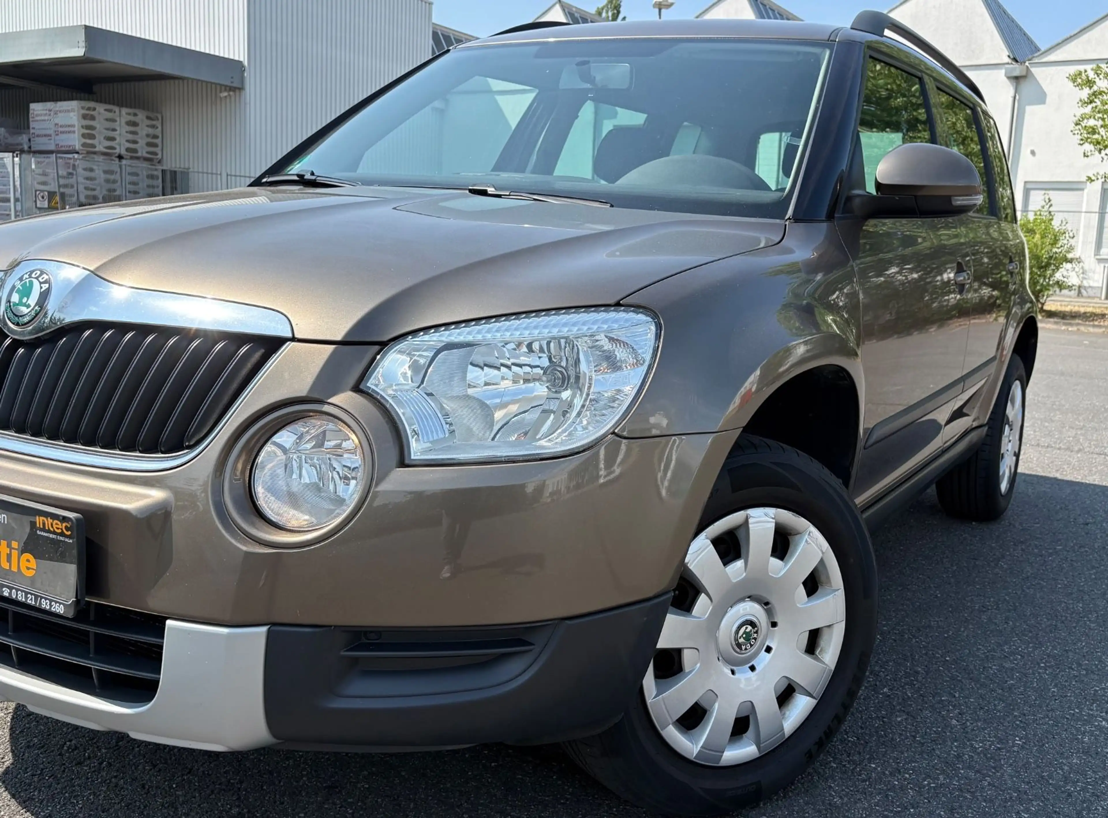 Skoda Yeti Active Plus Edition BMT/AUTOMATIK/SCHECKHEF — photo 2