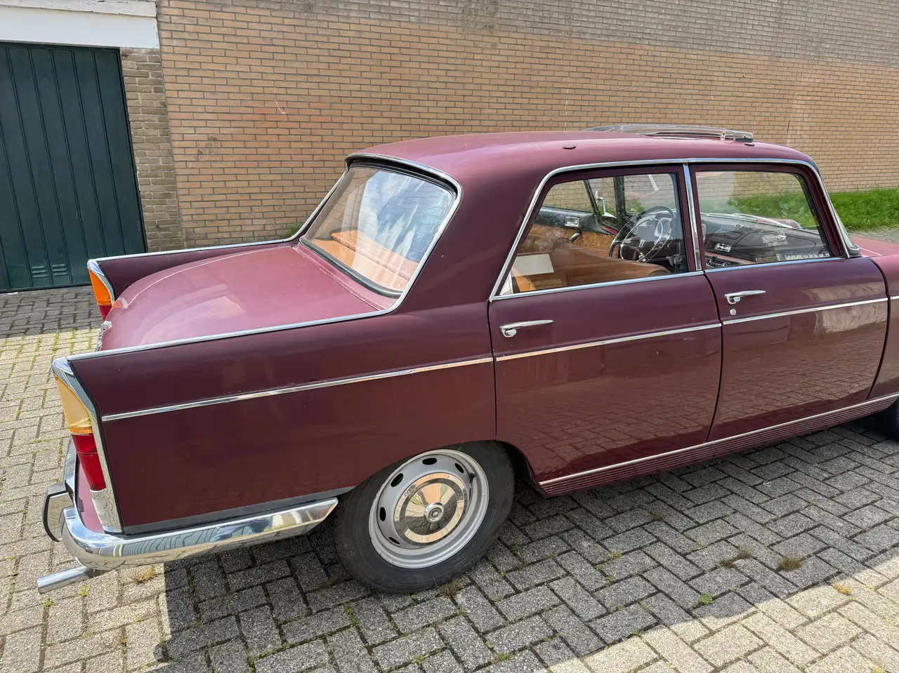 Peugeot 404 Sedan, foto 3
