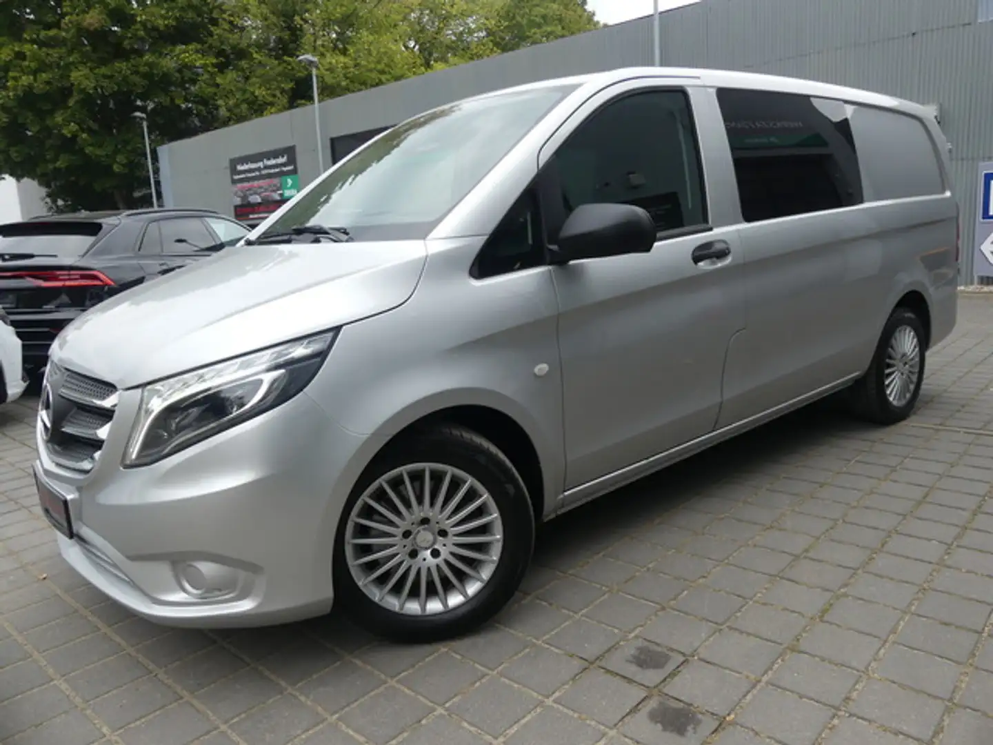 Mercedes-Benz Vito Mixto 119 CDI 4MATIC lang LED/AHK/KAM Silber - 2