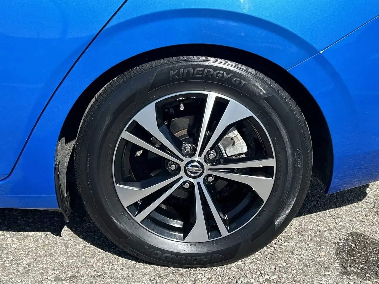 Nissan Sentra снимка Nissan Sentra