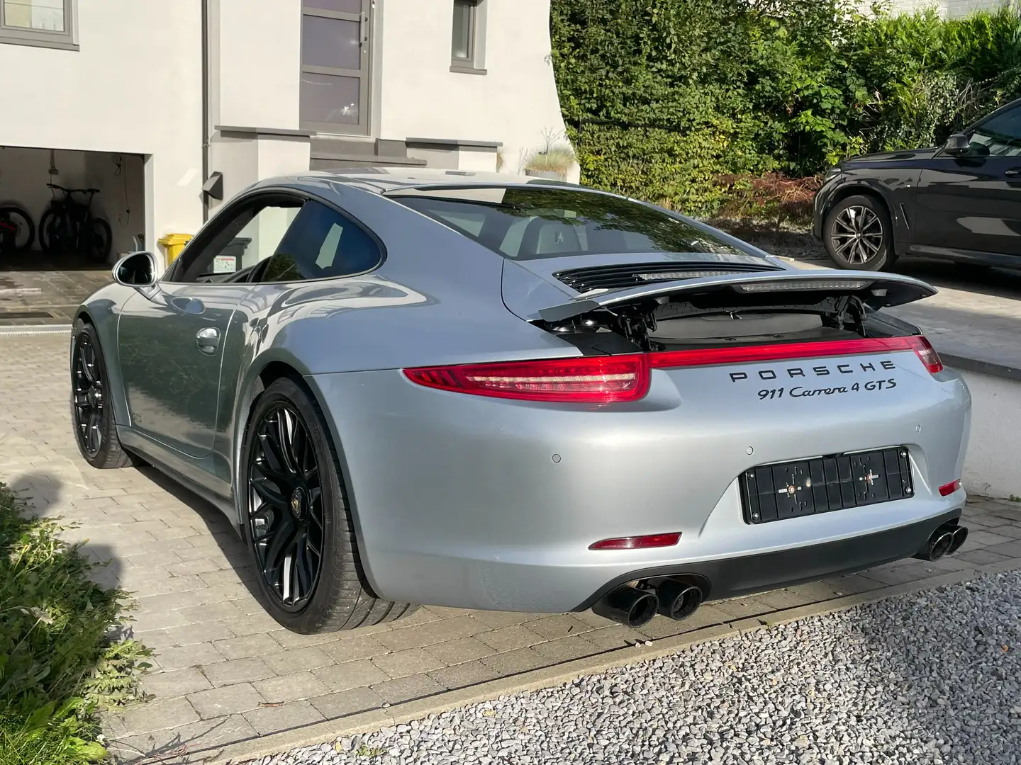 Porsche 911 Carrera 4 GTS Argent - 2