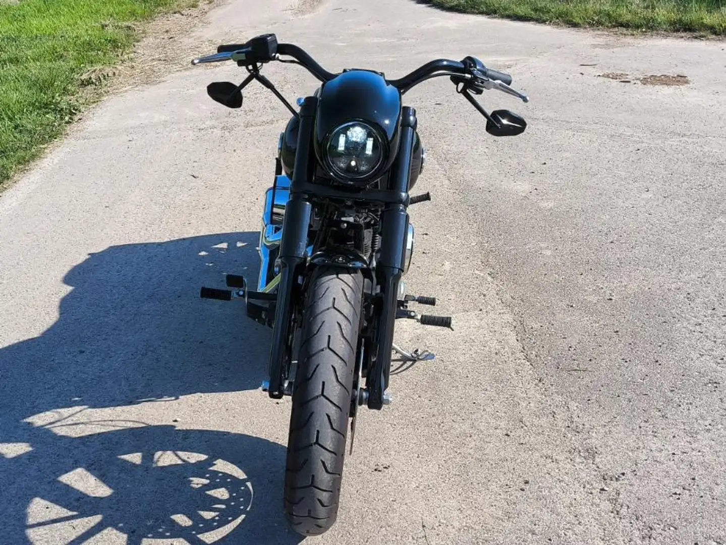 Harley-Davidson Breakout Negro - 2