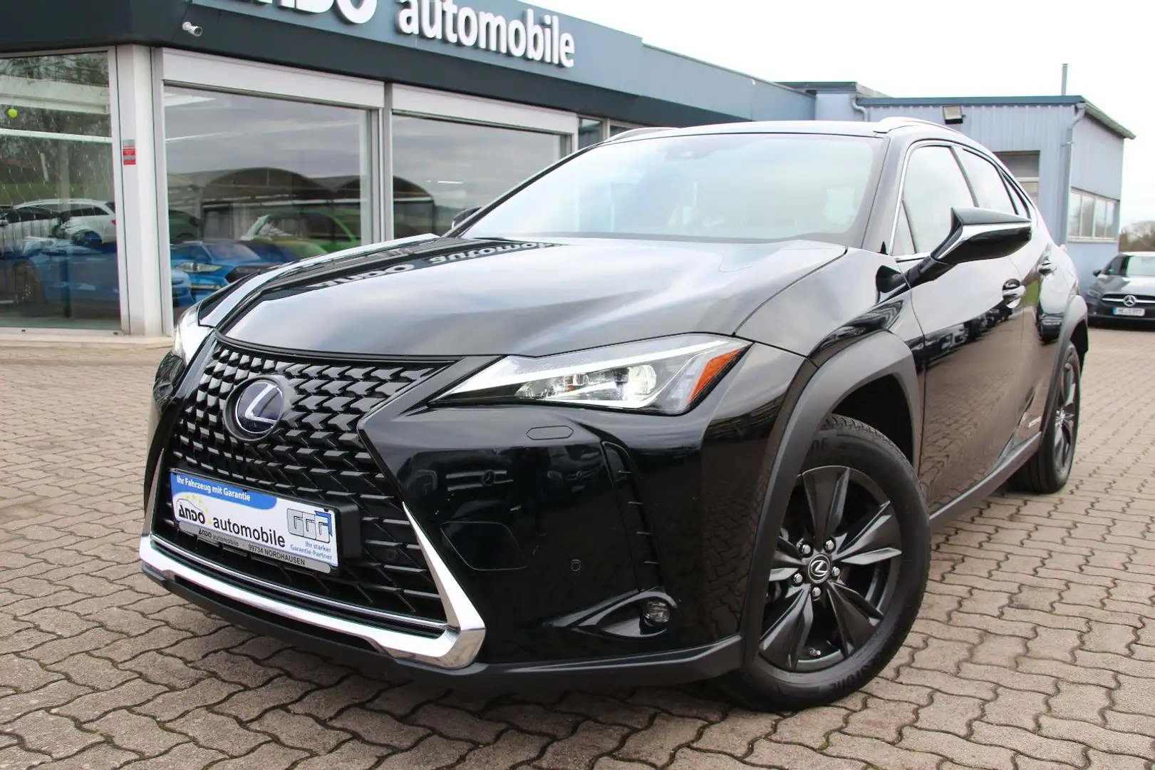 Lexus UX 250h HYBRID Automatik Launch Edition*KEYLESS* Černá - 2