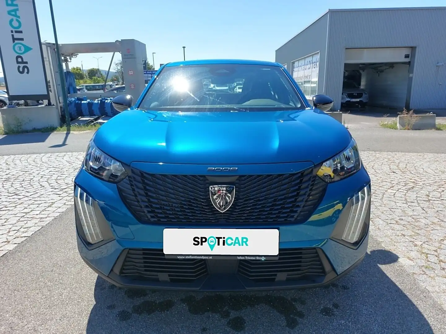 Peugeot 2008 STYLE PureTech Blau - 2