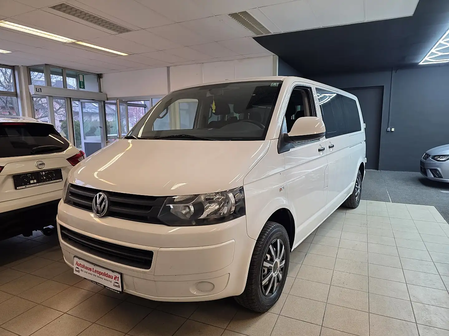Volkswagen Caravelle LR Startline 2,0 BMT TDI 4motion Белый - 1