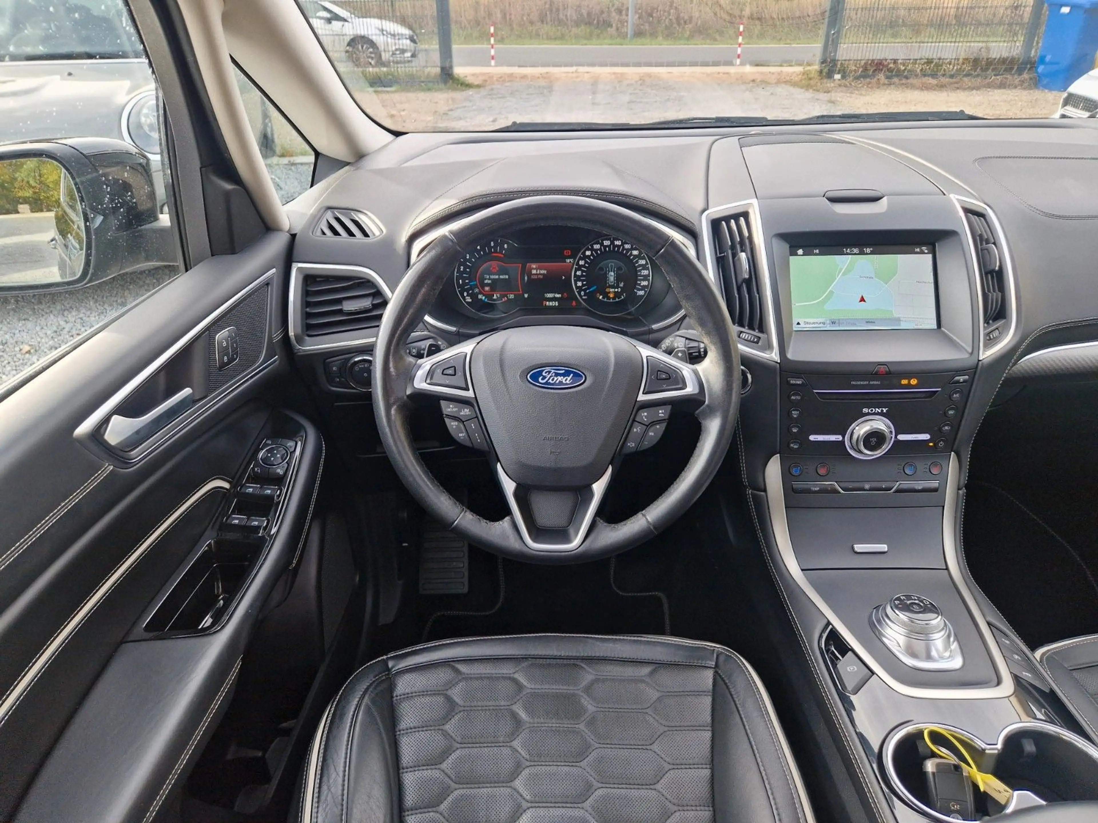 Ford S-Max Vignale AT 2.0D Bi-Turbo 240PS AHK PANO — photo 10