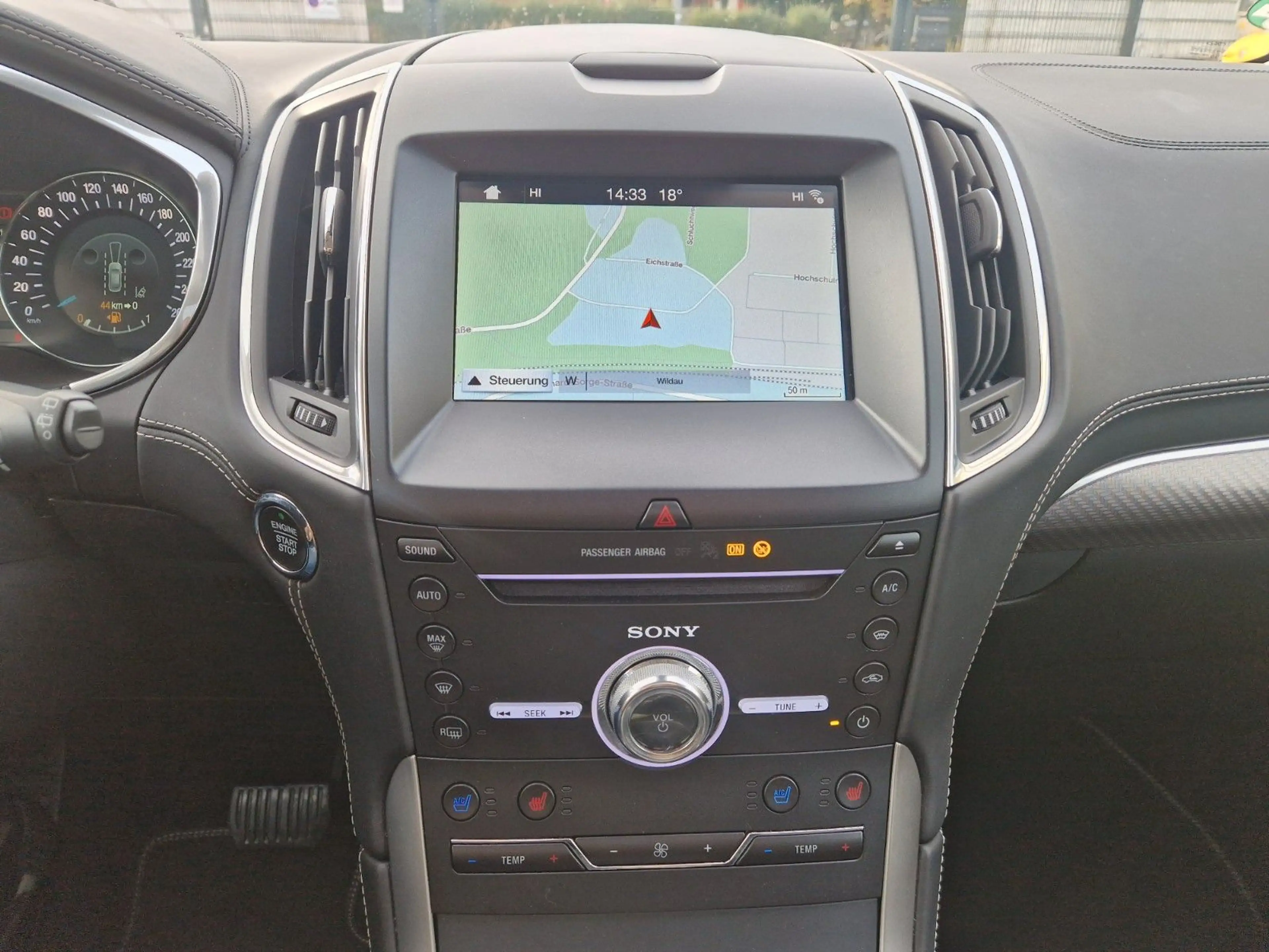 Ford S-Max Vignale AT 2.0D Bi-Turbo 240PS AHK PANO — photo 12