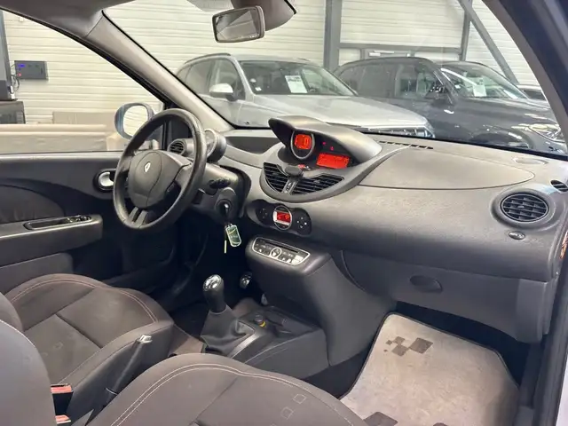 Renault Twingo view 12