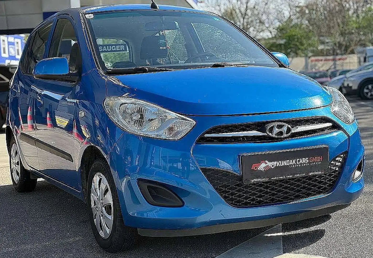 Hyundai i10 1,1 Comfort Azul - 1