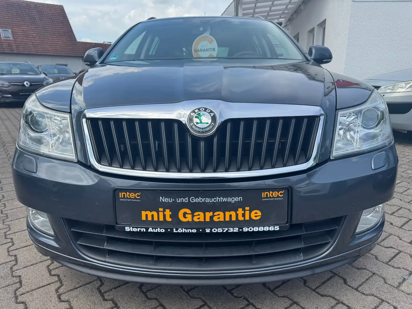 Skoda Octavia Sport Edition*Automatik*PDC*AHK*Top Zustand Grijs - 2