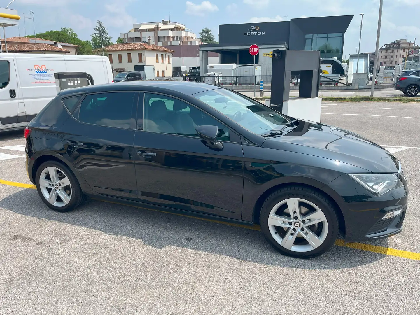 SEAT Leon Leon III 2017 1.6 tdi FR 115cv dsg Nero - 2