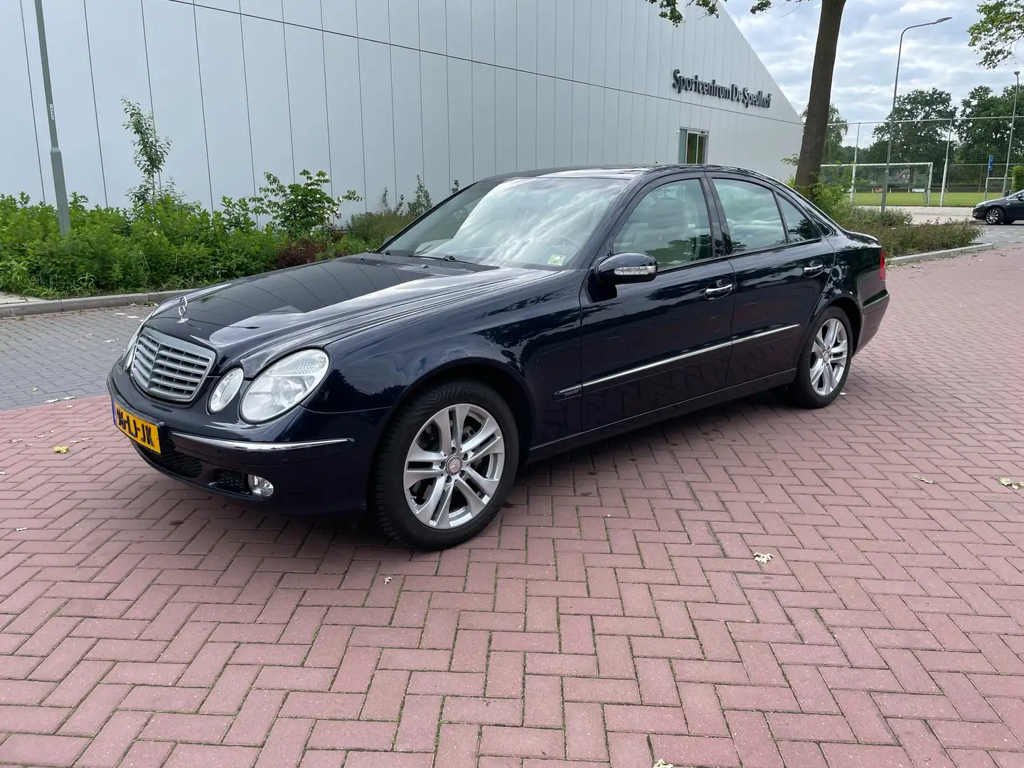 Mercedes-Benz E 320 Elegance Blauw - 1