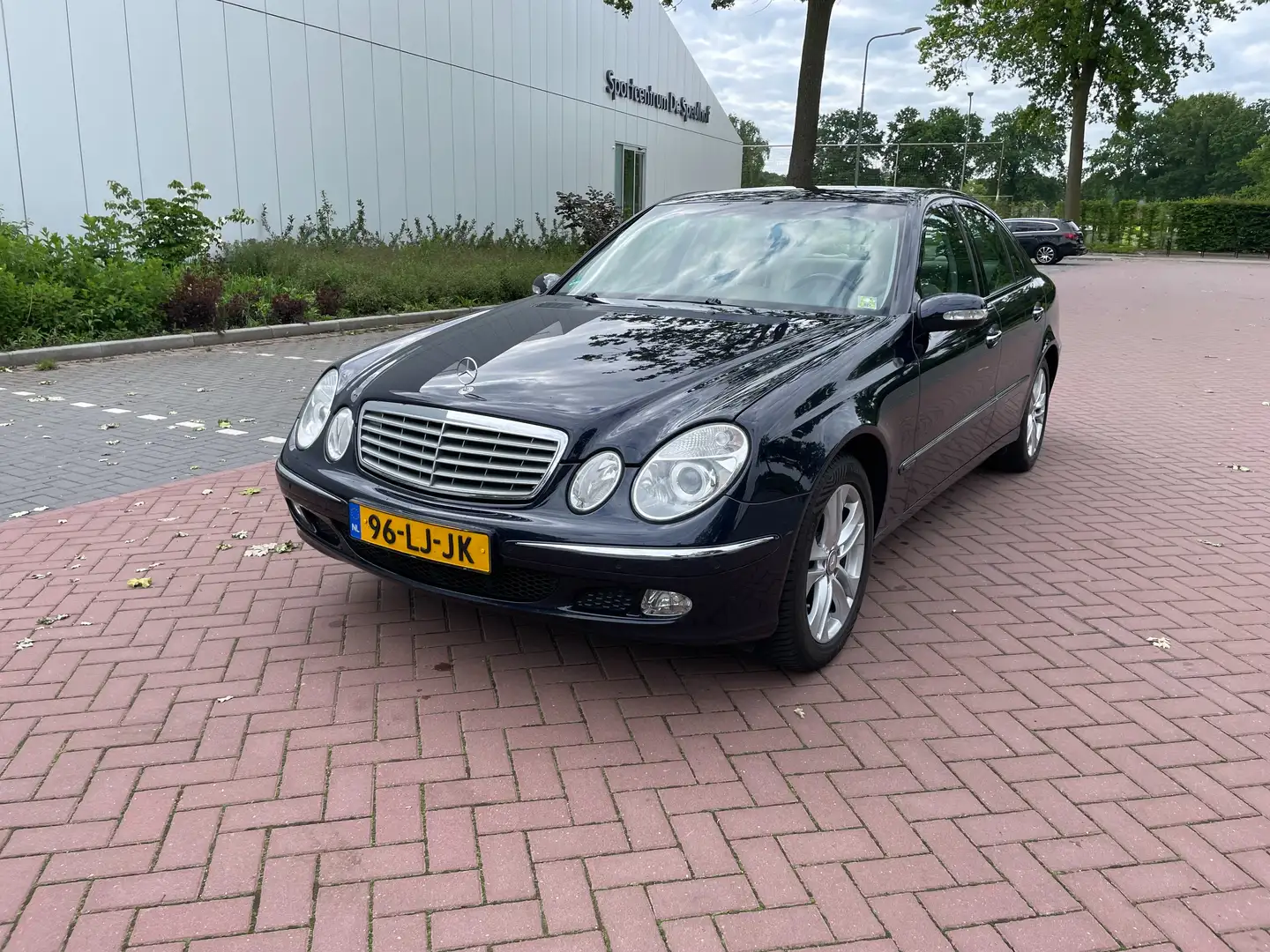 Mercedes-Benz E 320 Elegance Blauw - 2