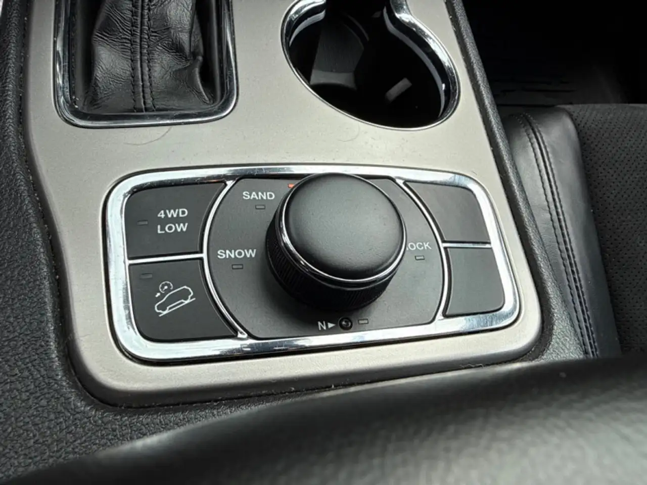 Jeep Grand Cherokee снимка Jeep Grand Cherokee