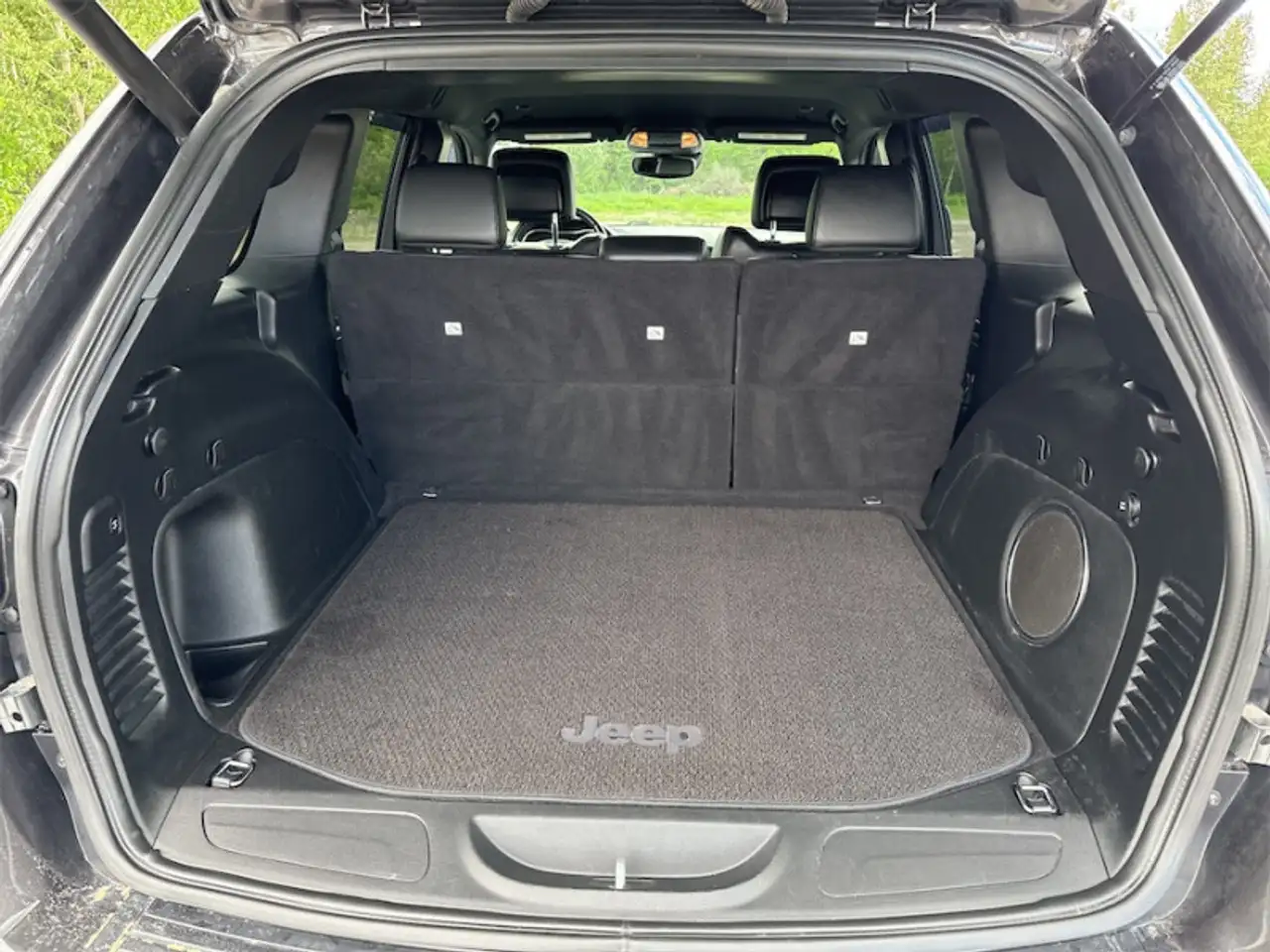 Jeep Grand Cherokee снимка Jeep Grand Cherokee