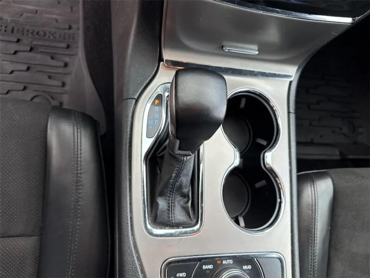 Jeep Grand Cherokee снимка Jeep Grand Cherokee