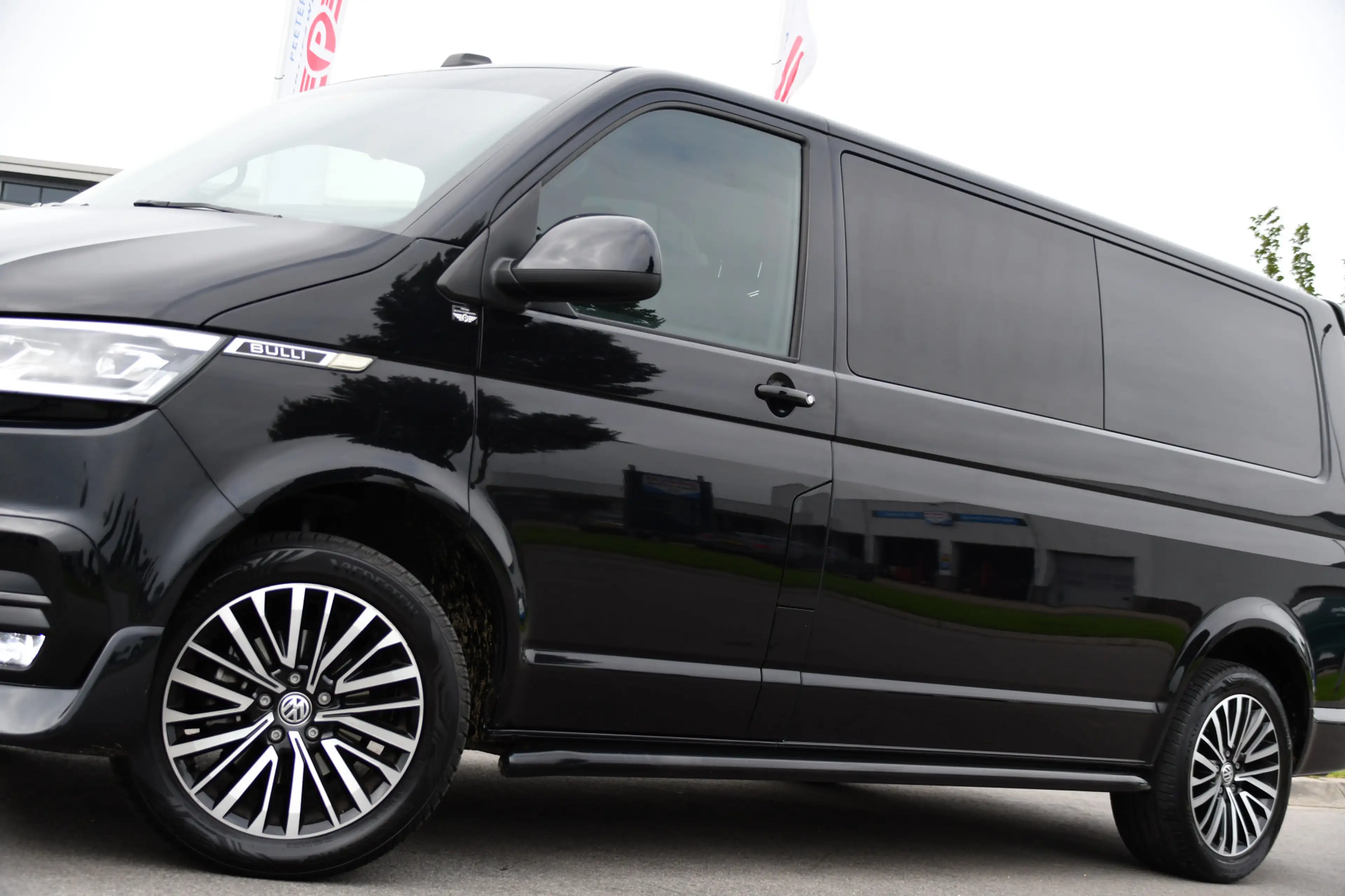 Volkswagen T6.1 Transporter 2.0 TDI L2H1 28 Bulli Black Edition Virtual, Adapt — photo 9