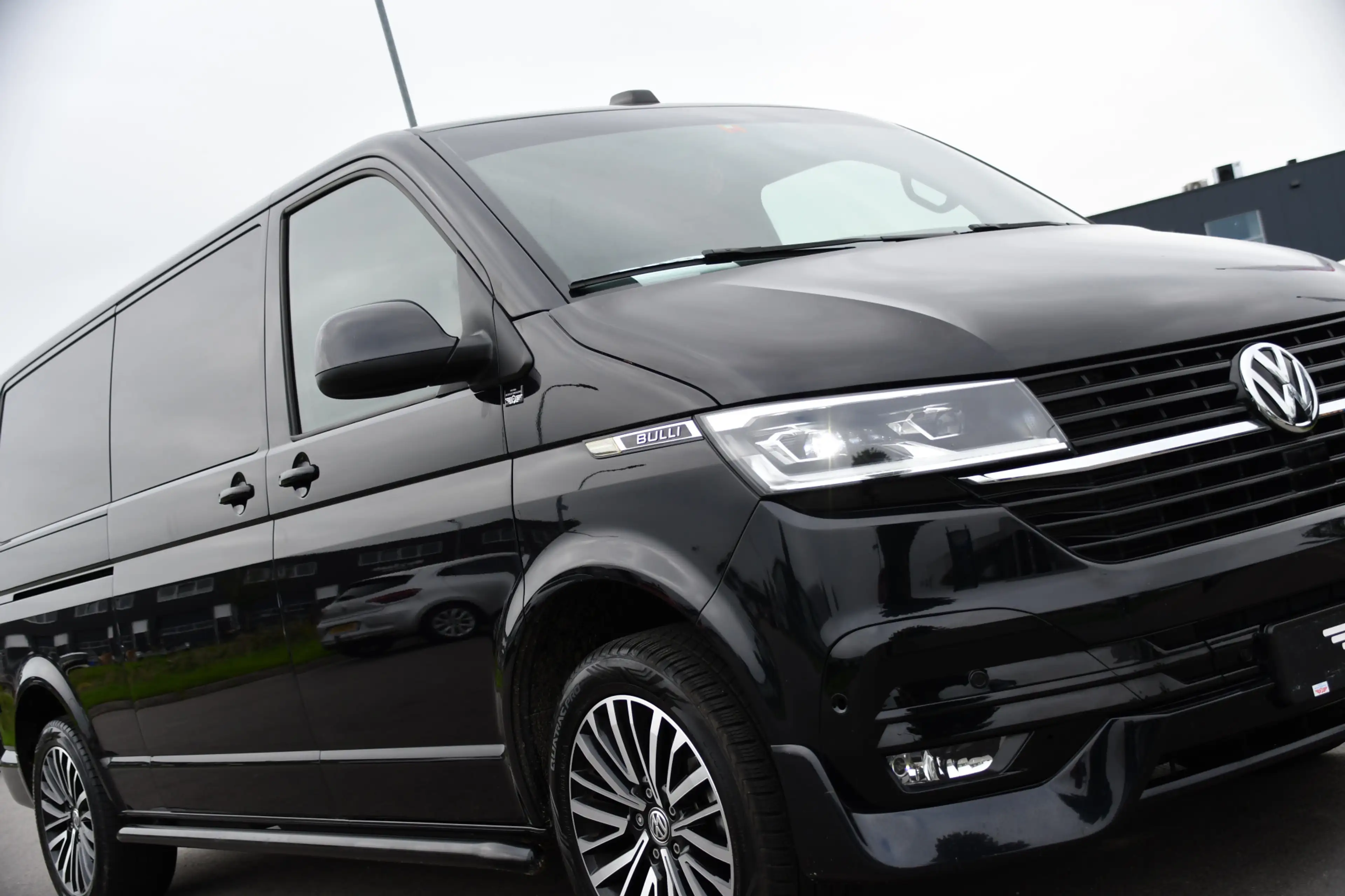 Volkswagen T6.1 Transporter 2.0 TDI L2H1 28 Bulli Black Edition Virtual, Adapt — photo 18