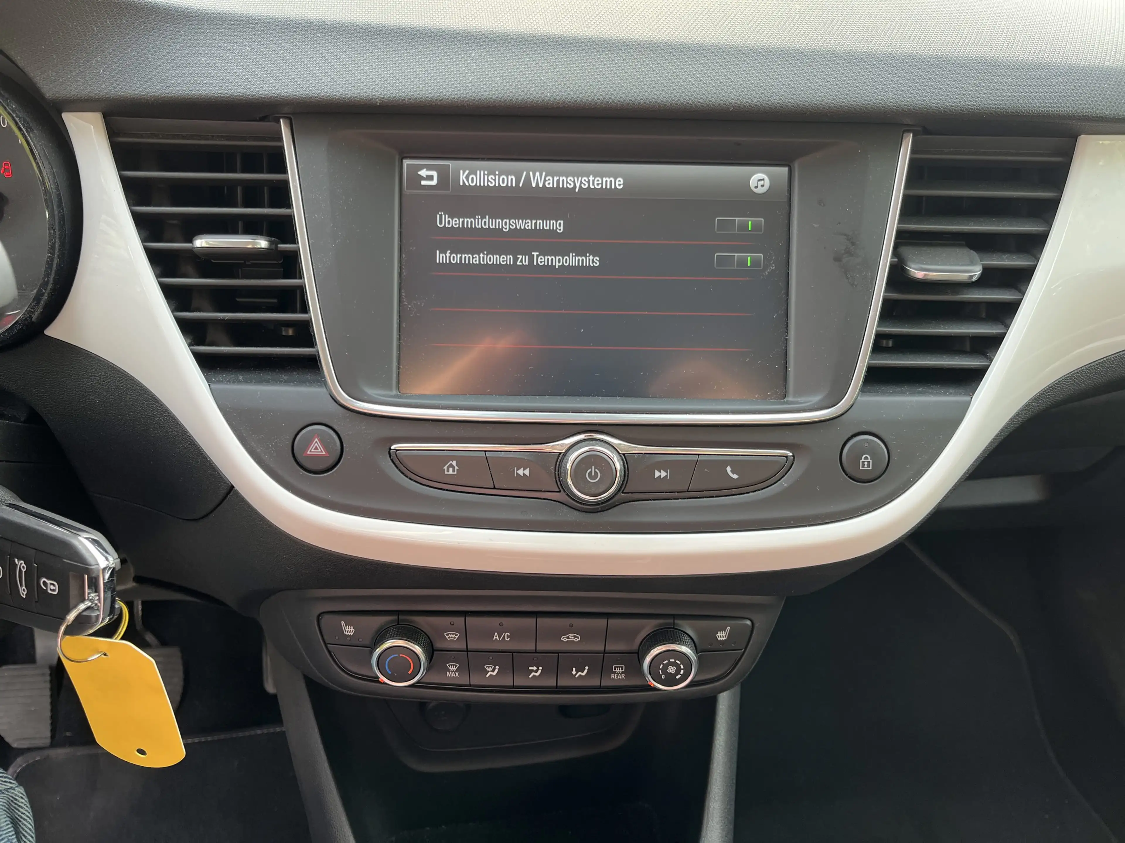Opel Crossland X 1.2 Limited Edition LED+SHZ+LM+PDC — photo 24