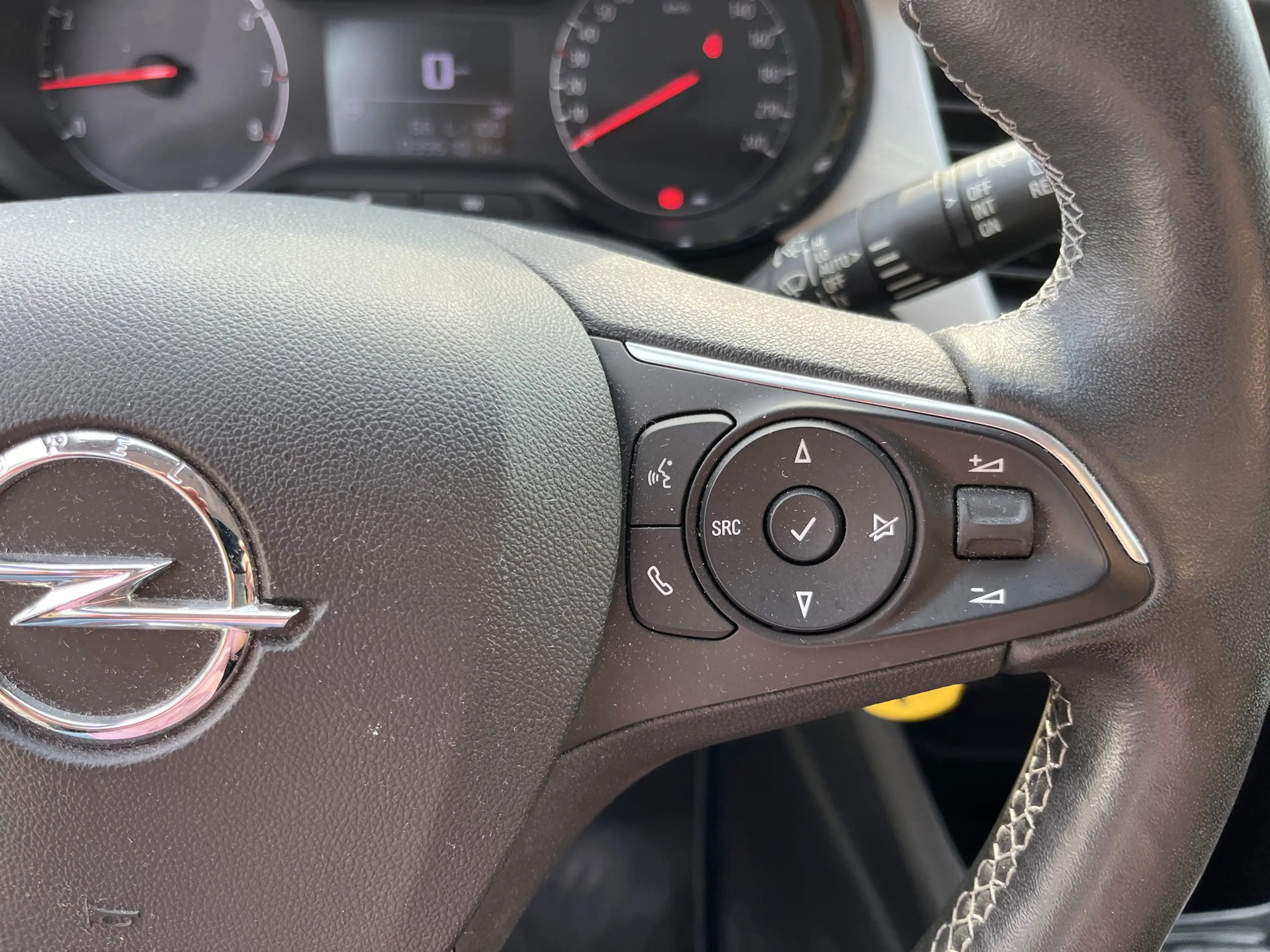 Opel Crossland X 1.2 Limited Edition LED+SHZ+LM+PDC — photo 14