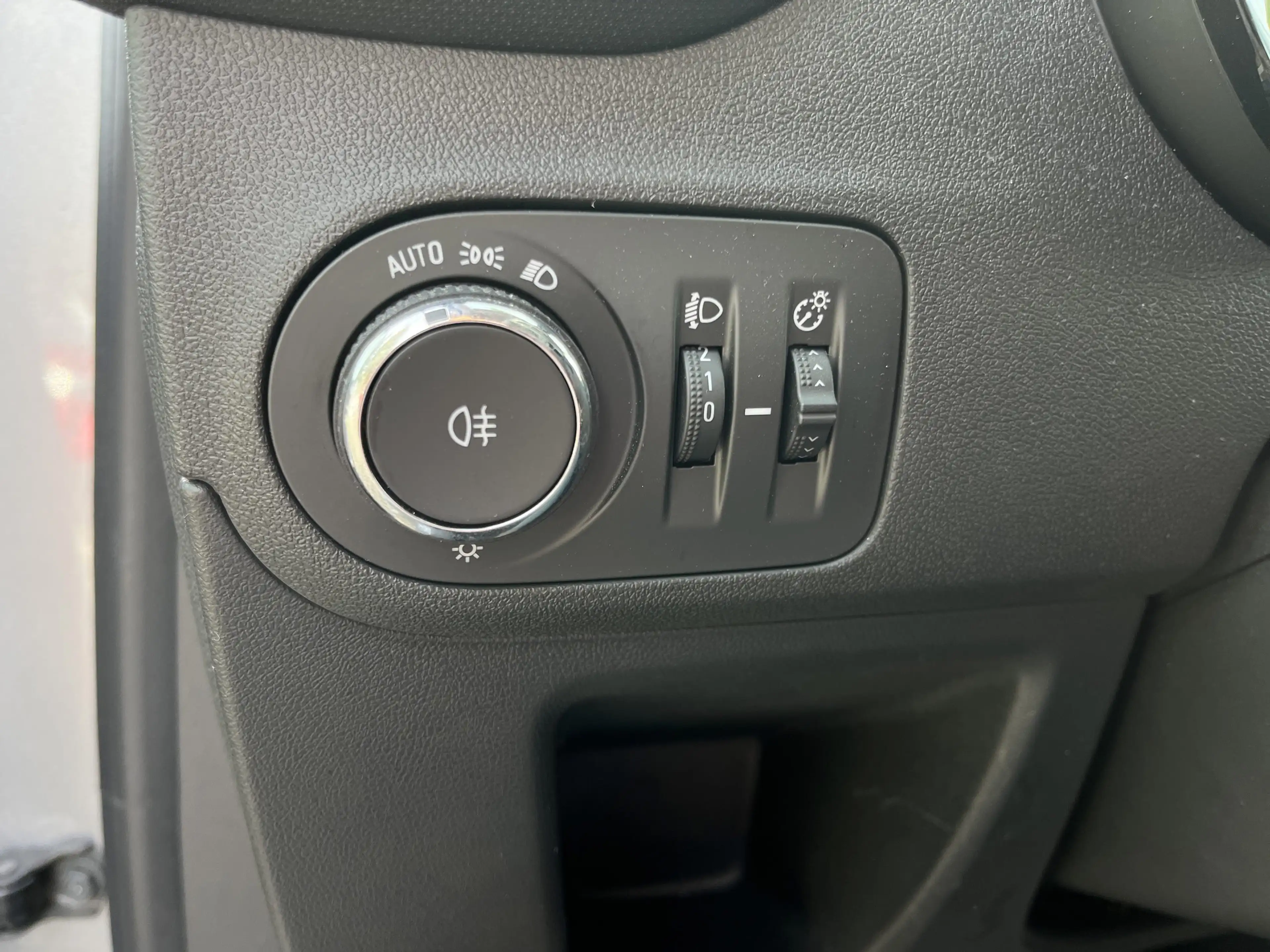 Opel Crossland X 1.2 Limited Edition LED+SHZ+LM+PDC — photo 12