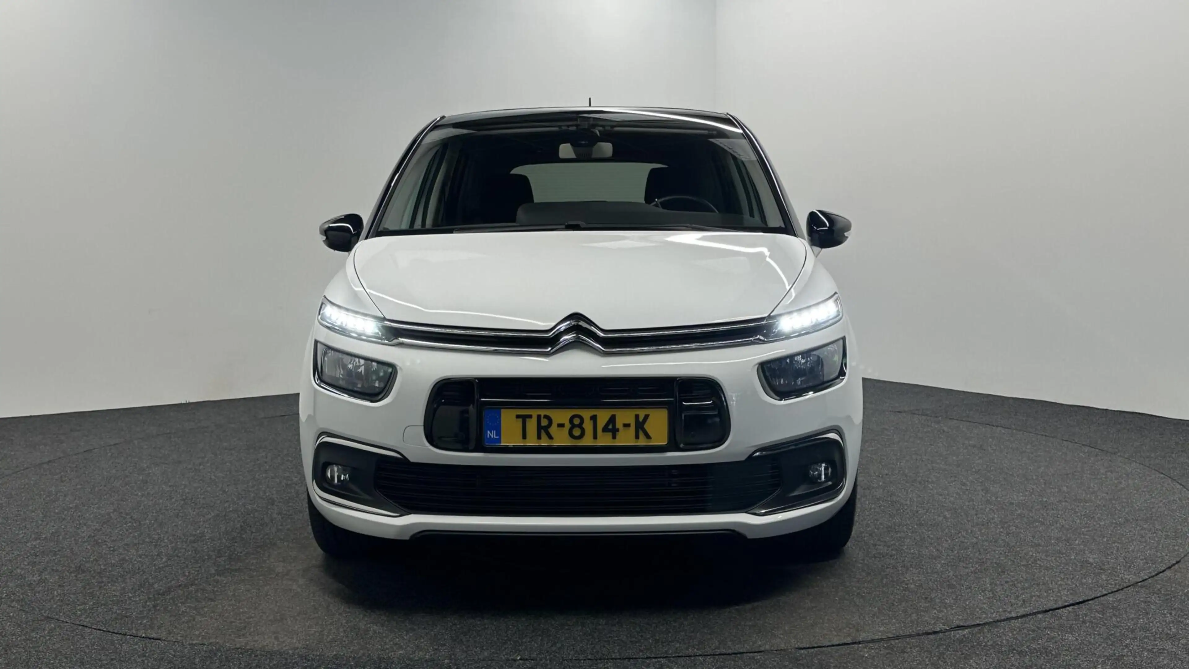 Citroen C4 SpaceTourer 1.2 PureTech Shine CAMERA CARPLAY ECC CRUISE LM 26 — photo 6