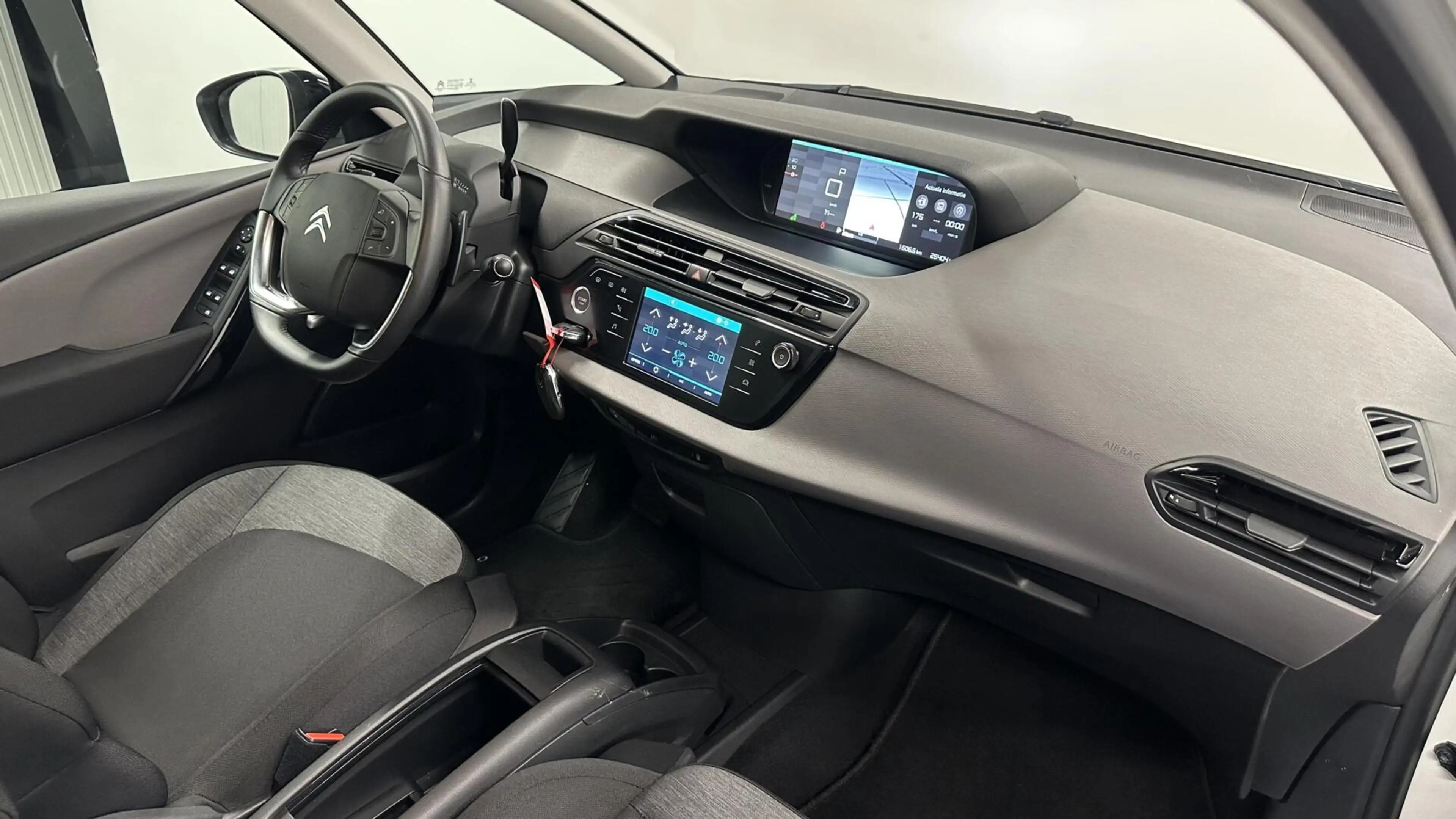Citroen C4 SpaceTourer 1.2 PureTech Shine CAMERA CARPLAY ECC CRUISE LM 26 — photo 12