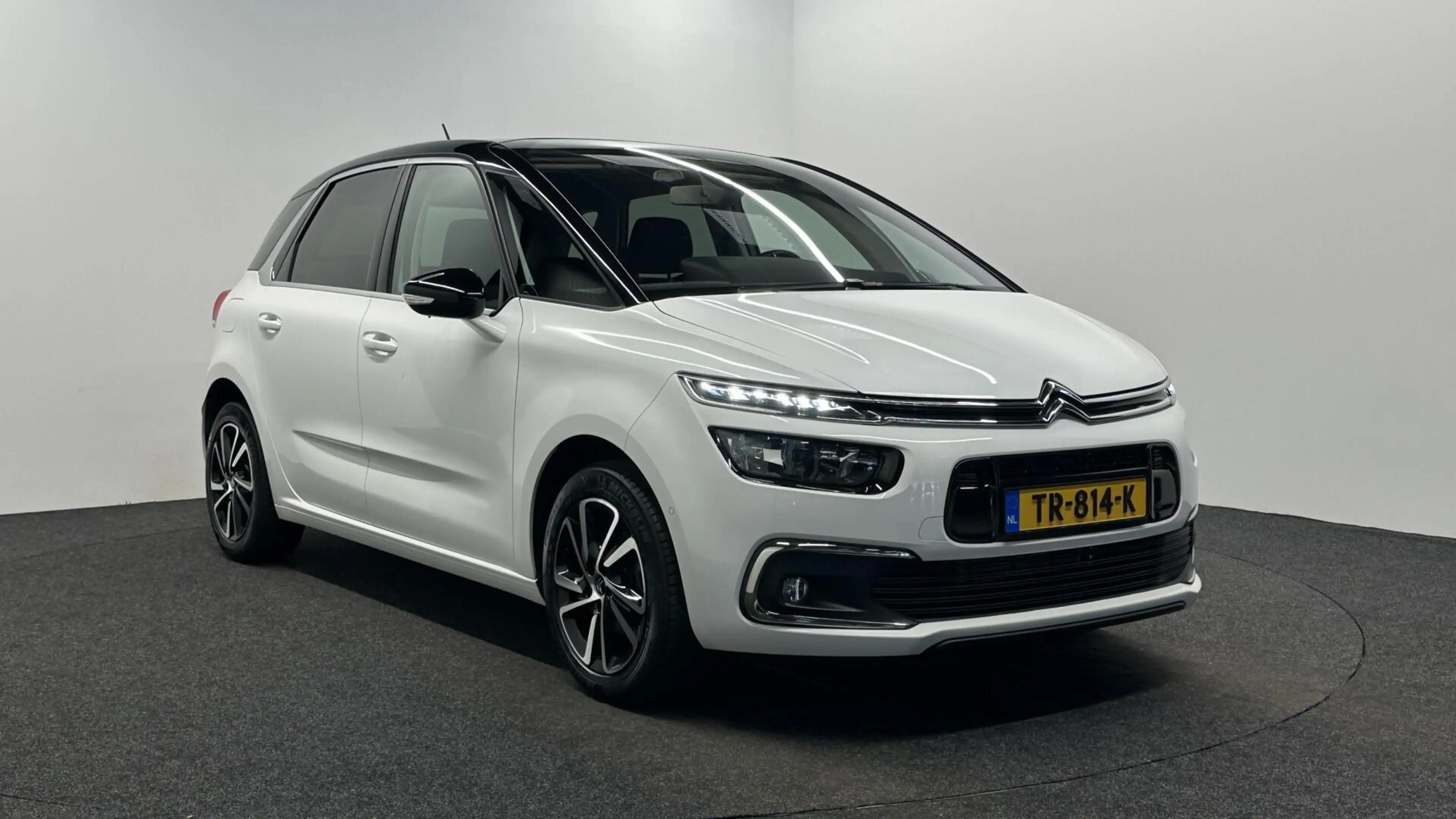 Citroen C4 SpaceTourer 1.2 PureTech Shine CAMERA CARPLAY ECC CRUISE LM 26 — photo 3