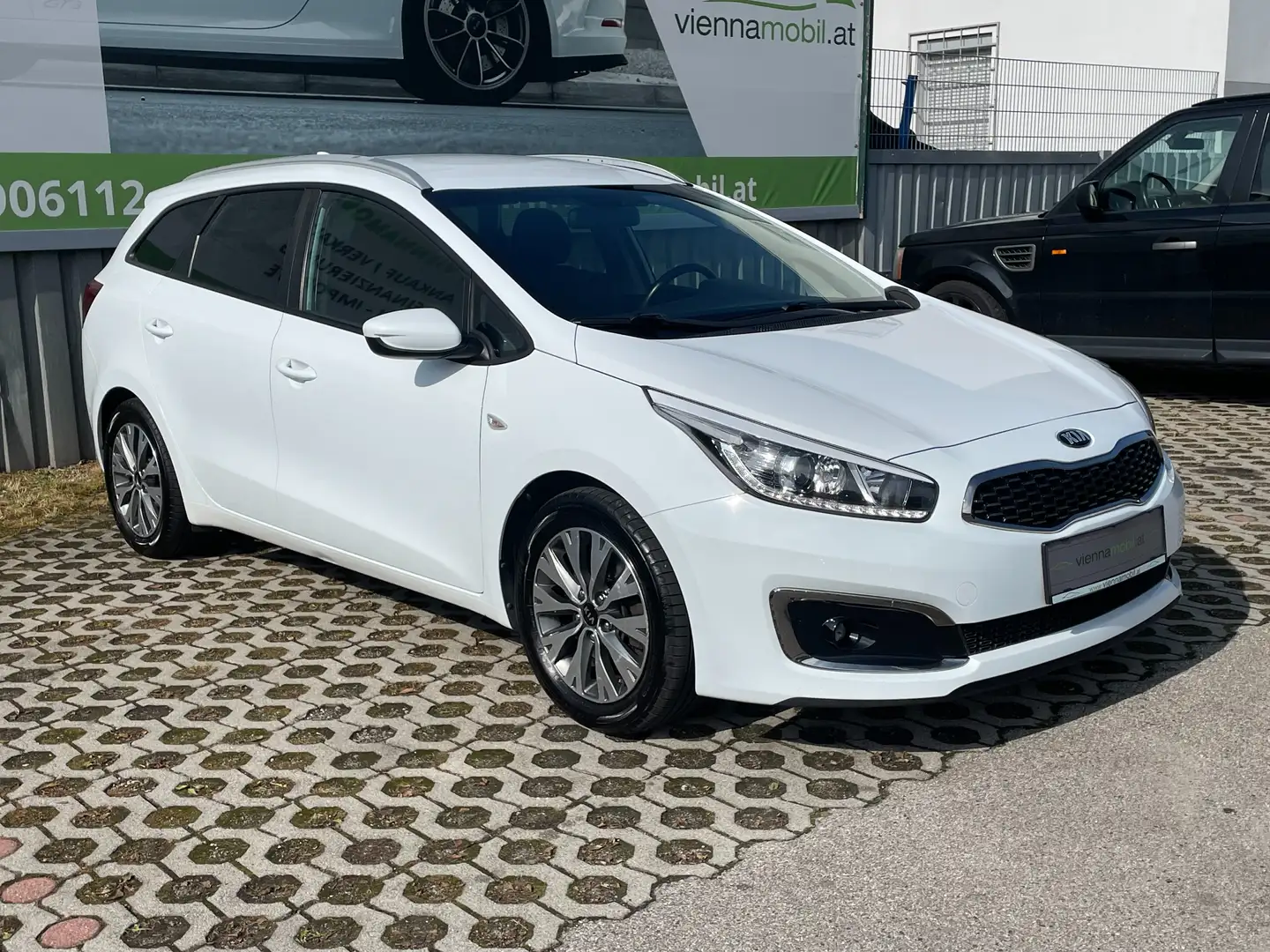 Kia Ceed SW / cee'd SW Kombi 1,4 MPI Silber * 2. Besitz * Weiß - 1