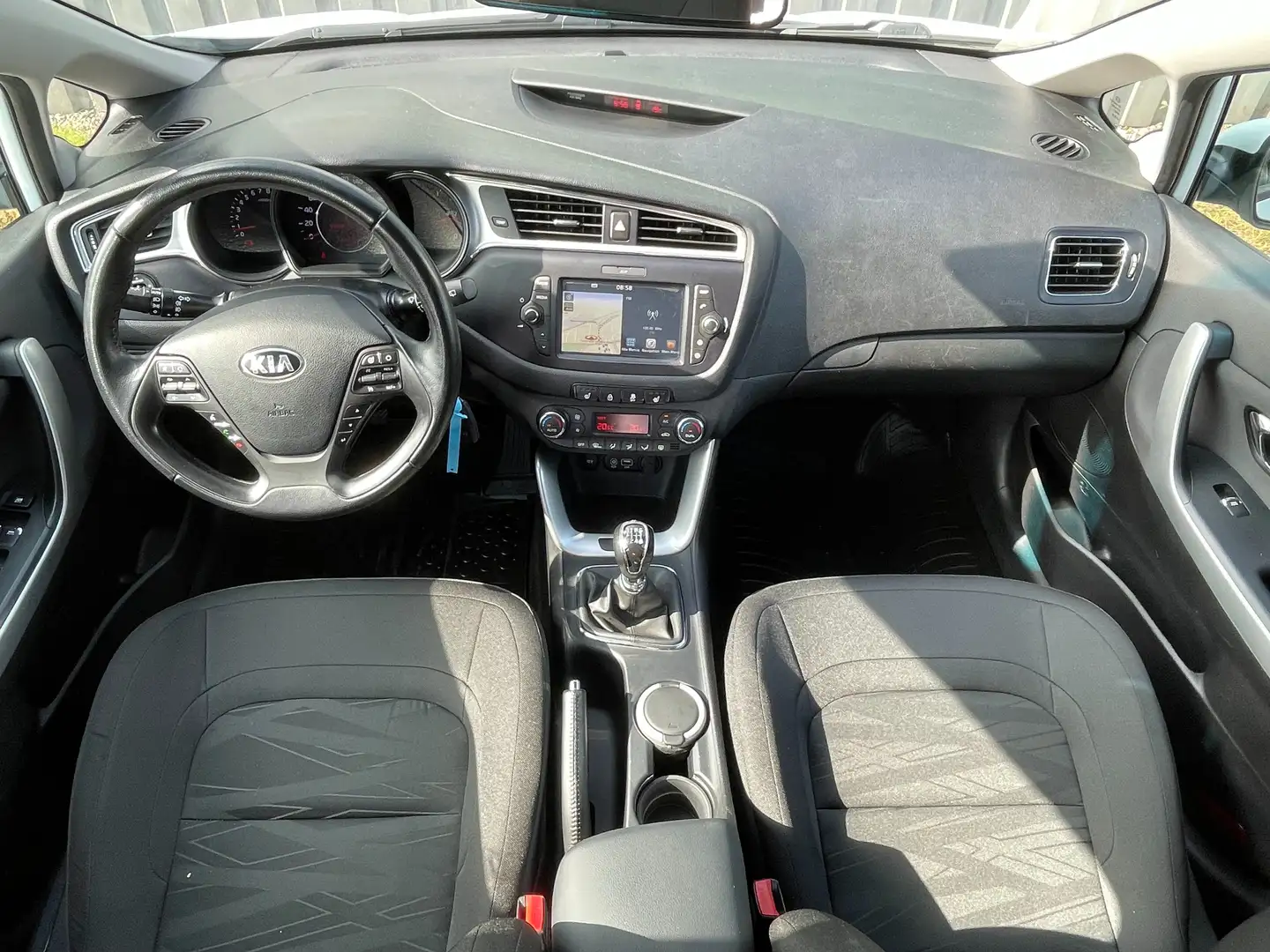 Kia Ceed SW / cee'd SW Kombi 1,4 MPI Silber * 2. Besitz * Weiß - 2