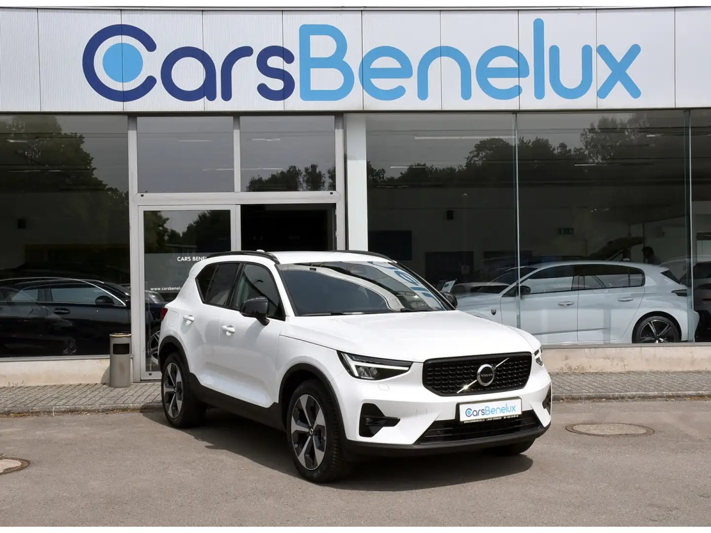 Volvo XC40 2.0 B3 MHEV Plus Dark DCT MEMO HARMAN PILOT NEUF Blanc - 1