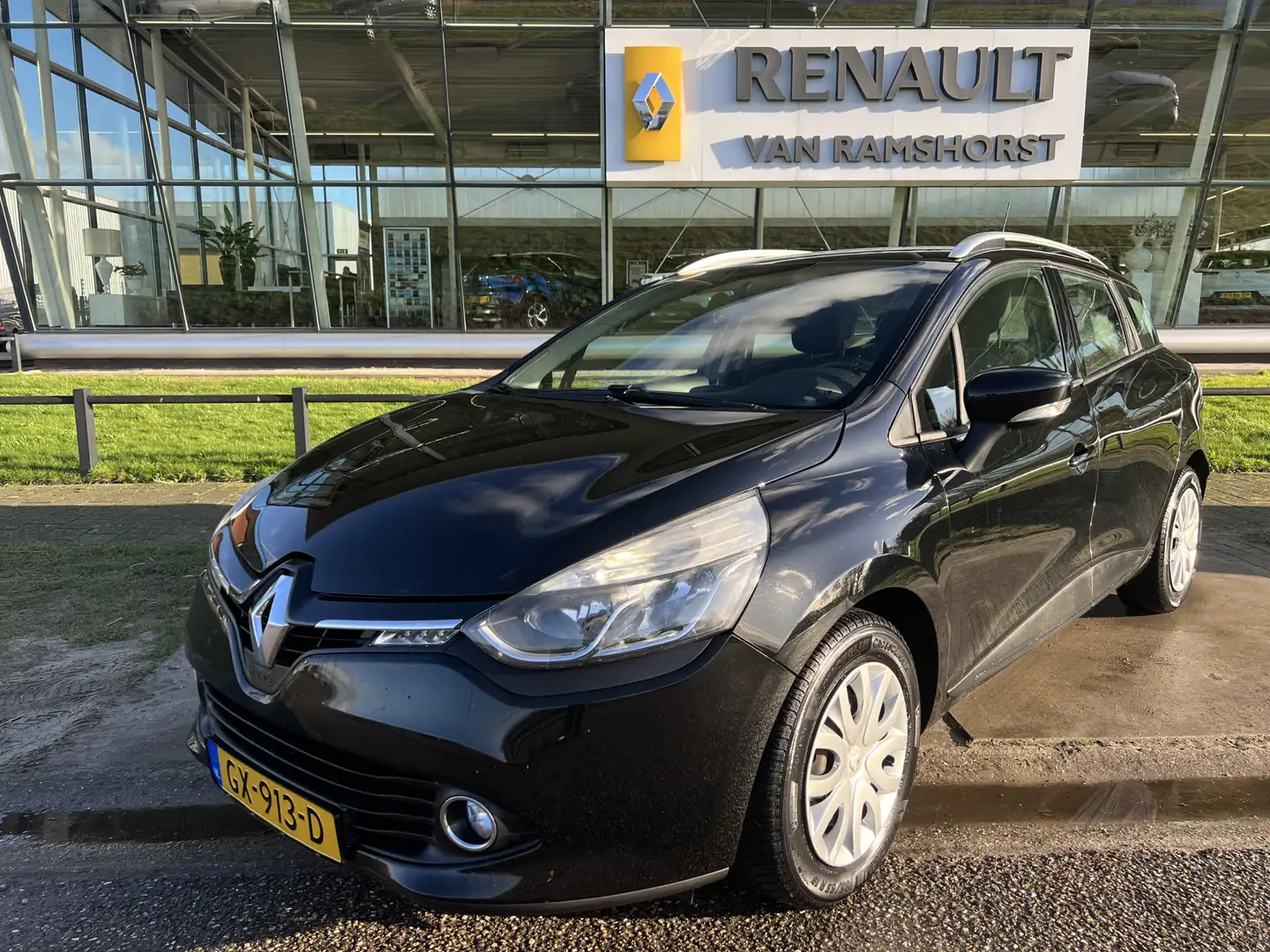 Renault Clio Estate 1.5 dCi Expression / Navi / Airco / Cruise Zwart - 1